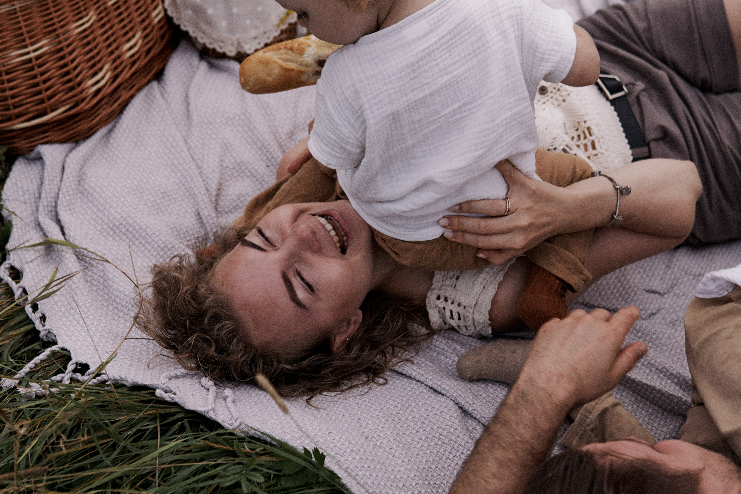 Dasha and the boys. Portrait, family and pet photographer in Cyprus, Ksenia Bourdelle