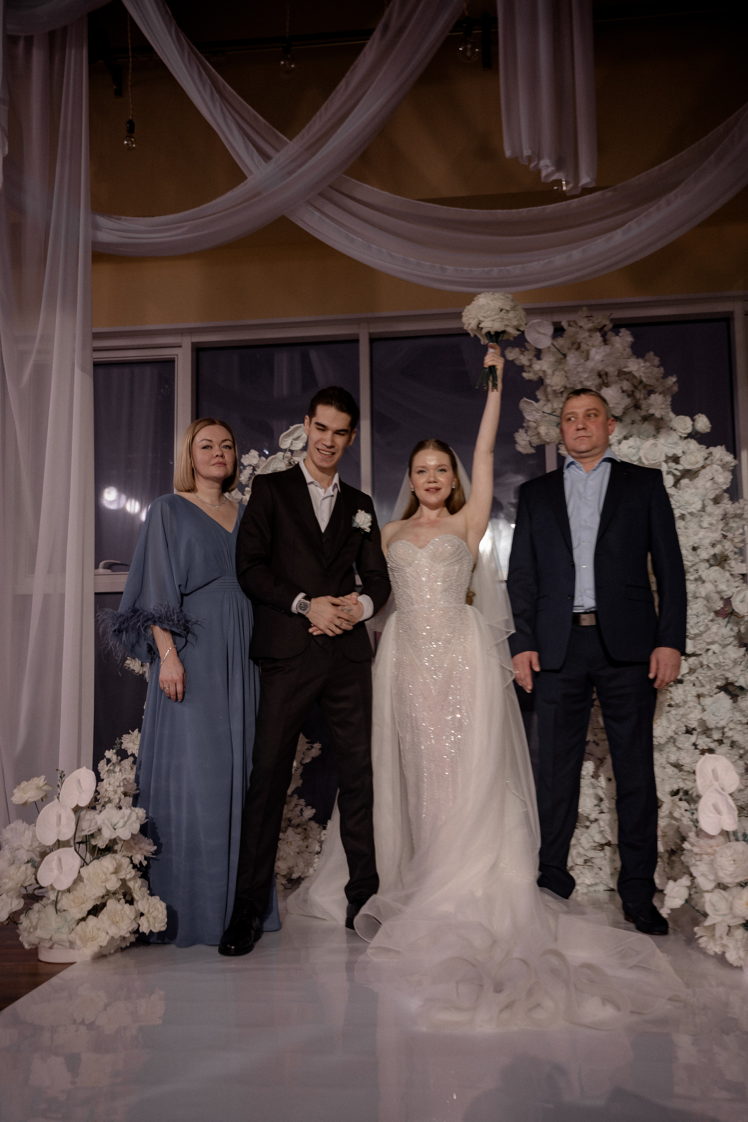 СВАДЕБНАЯ СЬЕМКА СБОРОВ В ОТЕЛЕ И ВЫЕЗД НА ЦЕРЕМОНИЮ (СНЯТО В СИБИРЕ В НИЖНЕВАРТОВСКЕ). Профессиональный фотограф, Санкт-Петербург — Виктория Богомолова