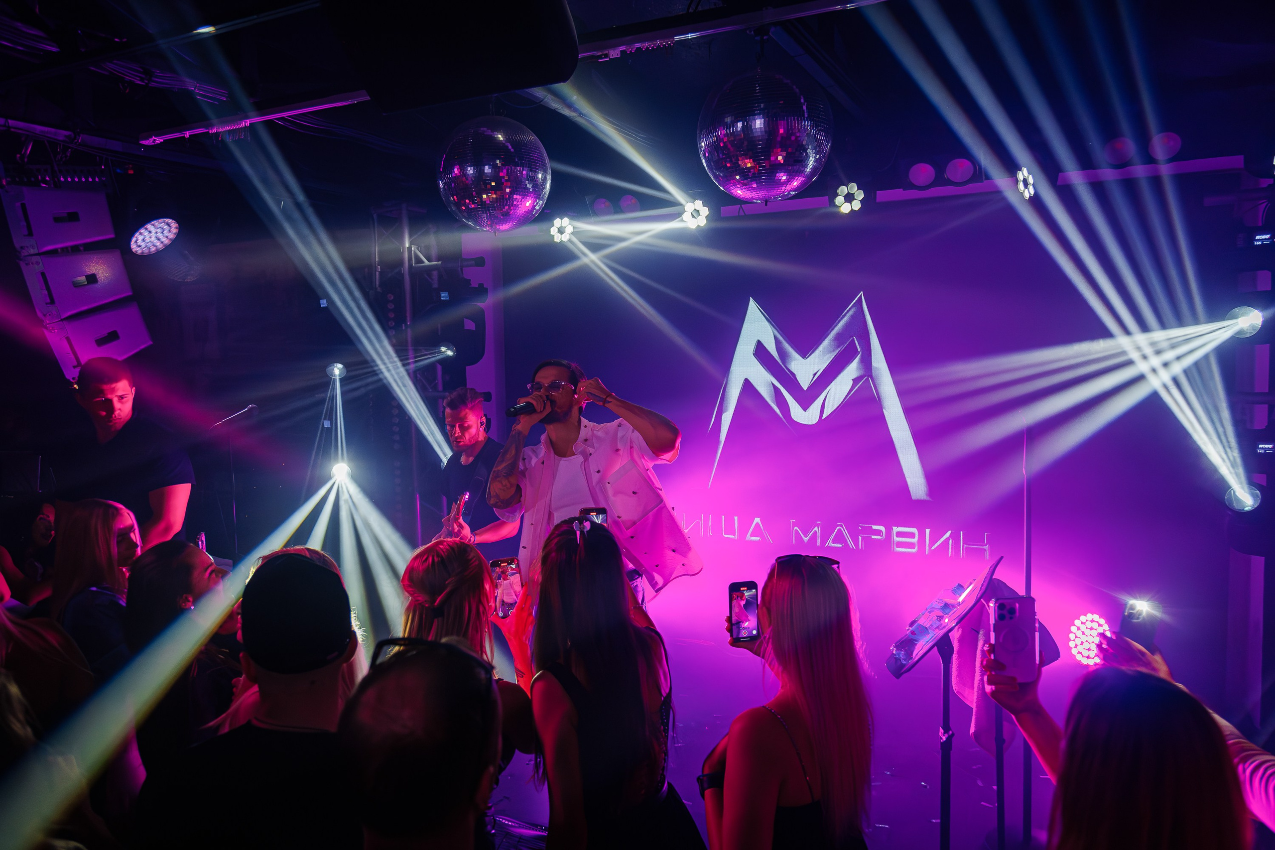 «МИША МАРВИН"_Чайка на пляже_Ялта_14.06.2025. Аминов Руслан | Фотограф