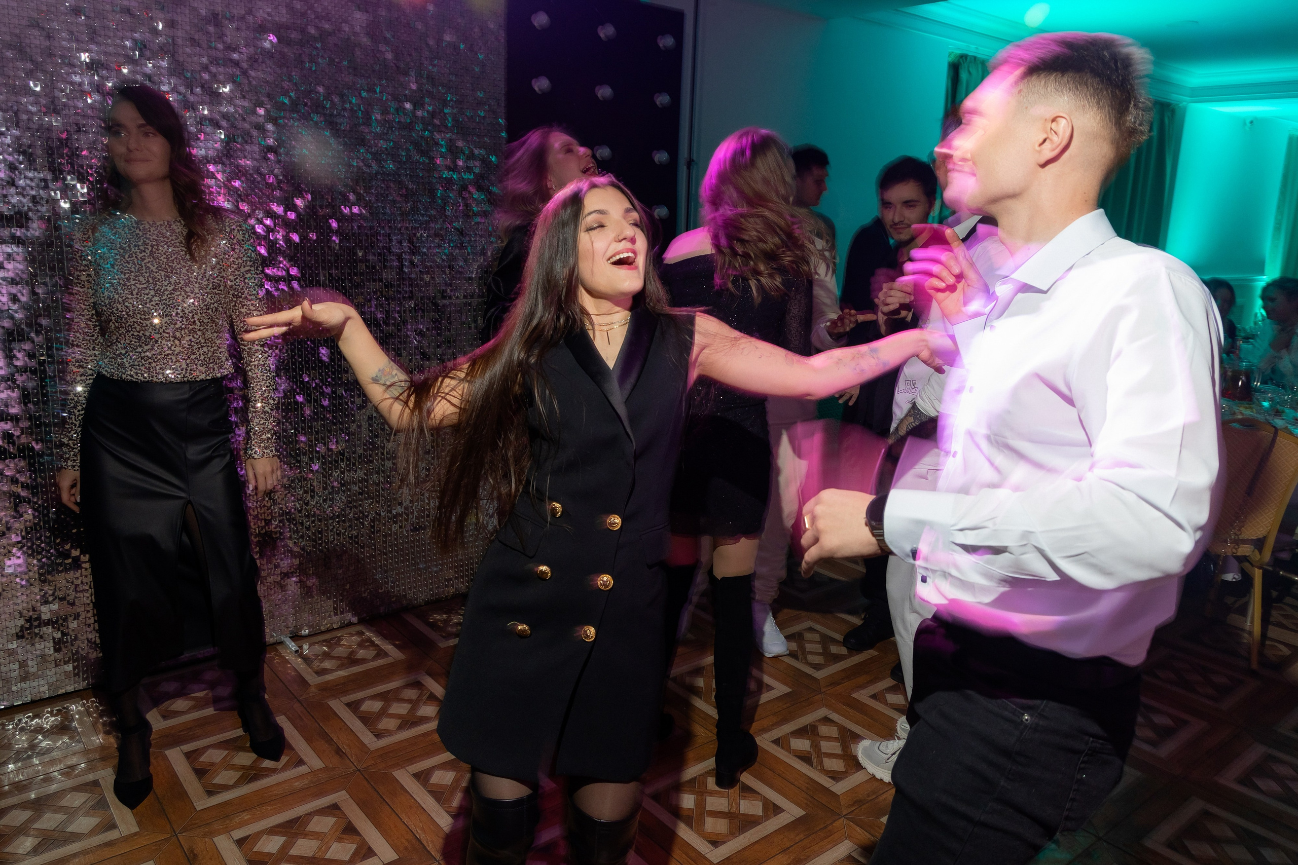 Корпоративная фотосъемка для кафе GARAGE | Новый год 2025 | Минск. Свадебный фотограф в Минске/Беларуси Сергей Спиридонов