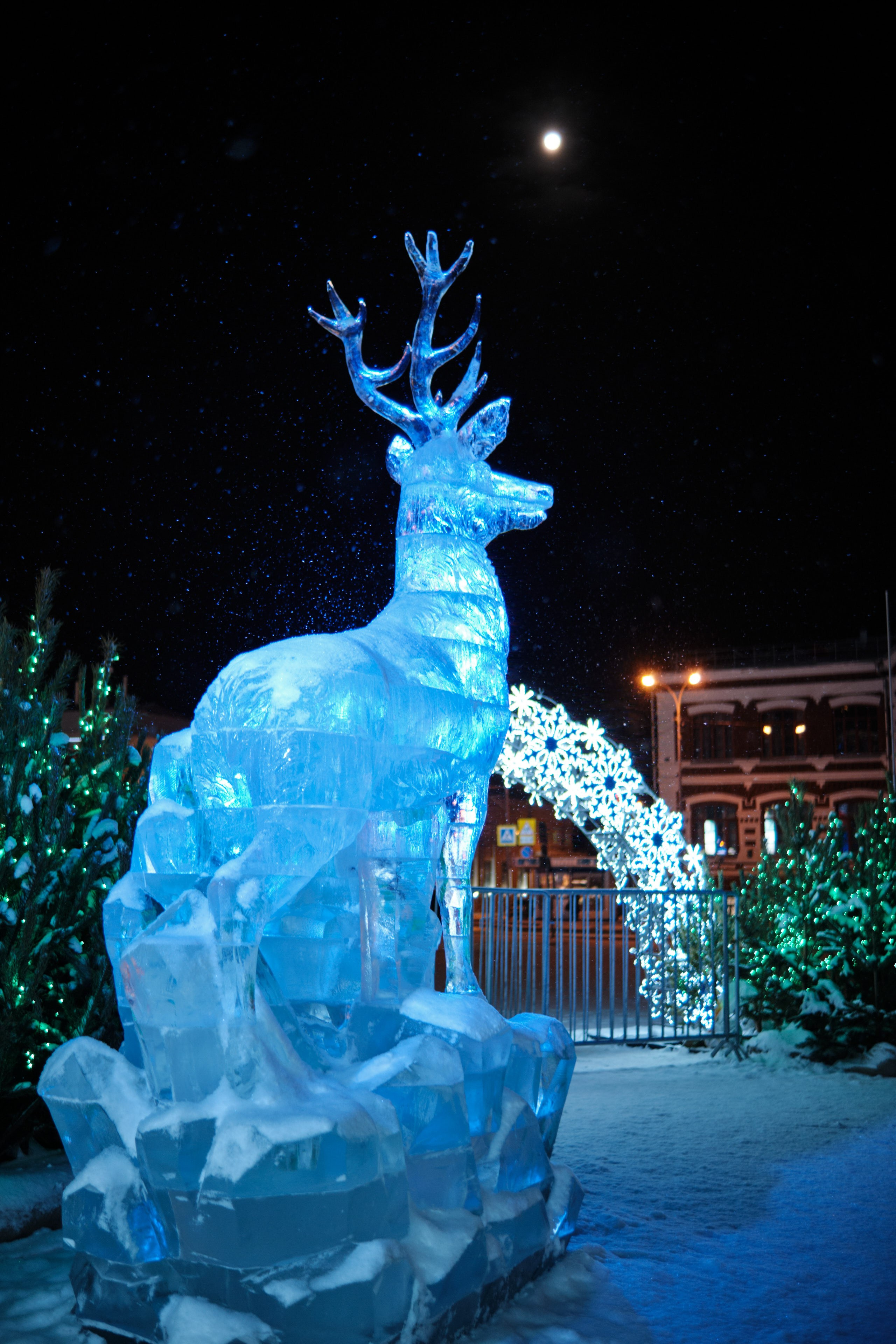 Ледяной олень на Площади Куйбышева в Самаре