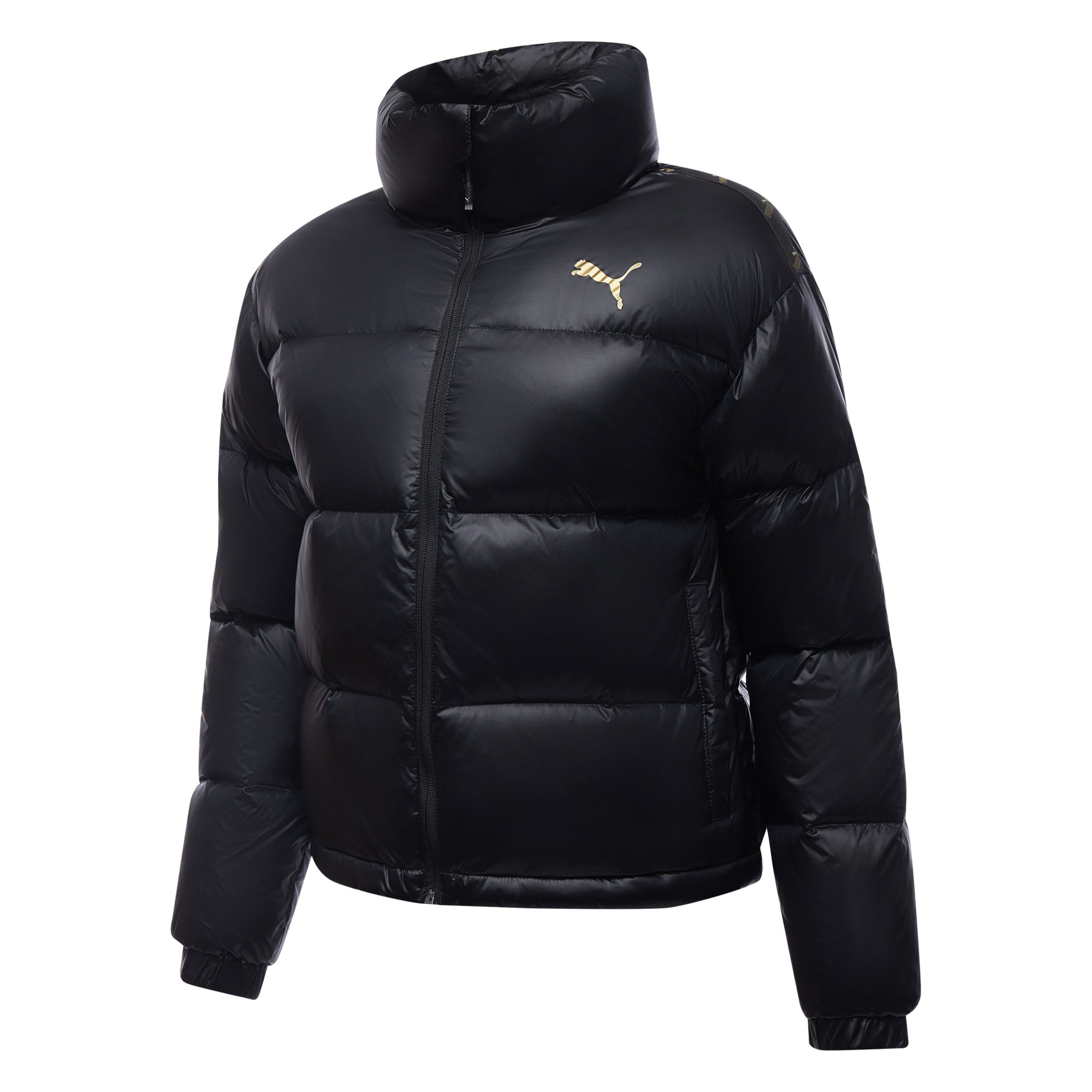 «Профессиональная каталожная фотосъемка мужской одежды на манекене с акцентом на детали»«Студийная съемка мужских костюмов и пиджаков на манекене для интернет-магазина»«Рекламная фотосессия мужских рубашек и футболок на манекене с белым фоном»«Высококачественная съемка мужских курток и пальто на манекене в студии»«Каталожная фотосъемка мужских джинсов и брюк на манекене с естественным освещением»«Детальная съемка мужской верхней одежды на манекене для коммерческого использования»«Профессиональная студийная съемка мужских свитеров и толстовок на манекене»«Рекламная фотосъемка мужской одежды на манекене с акцентом на текстуру ткани»«Каталожная съемка мужских футболок и поло на манекене с минималистичным фоном»«Фотосессия мужской одежды на манекене для брендов и онлайн-магазинов»