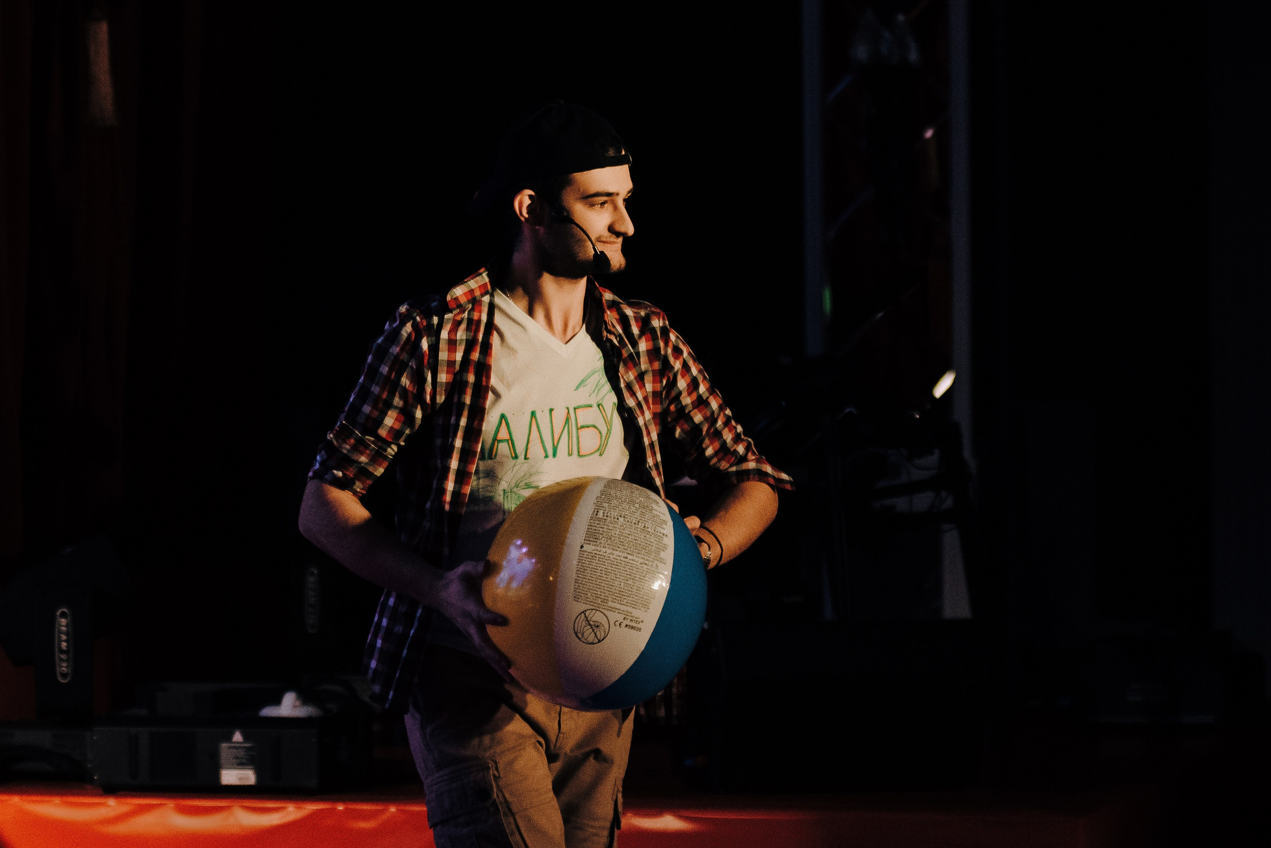 СПЕКТАКЛЬ «ВОЛШЕБНЫЕ ОЧКИ» ОПТИК-ЦЕНТР. Репортажный фотограф Зуев Роман г. Челябинск