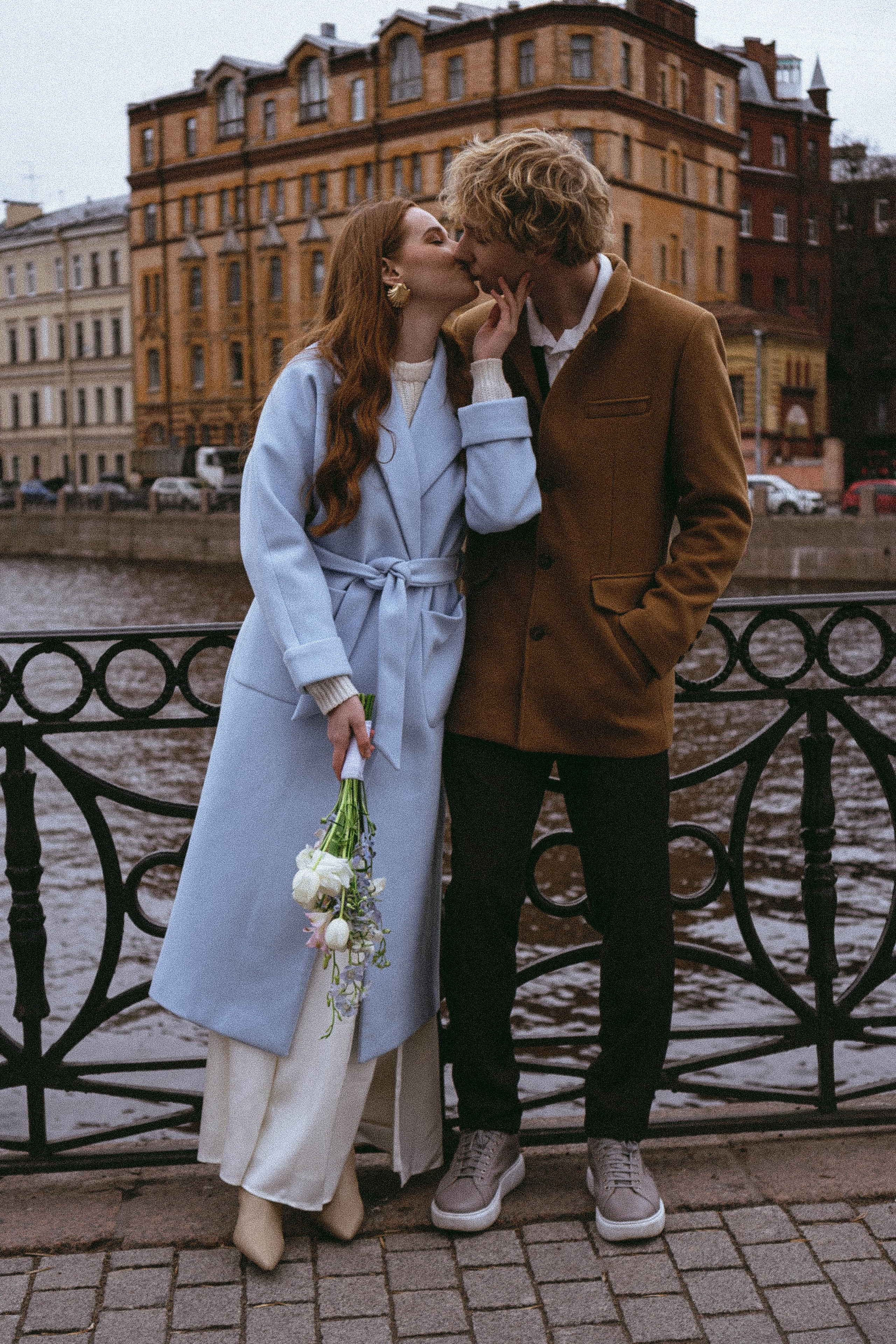 СВАДЕБНАЯ СЬЕМКА В ОТЕЛЕ. СБОРЫ ЖЕНИХА И НЕВЕСТЫ И ТАКЖЕ ТОР И ПОДГОТОВКА К ПРОГУЛКЕ И ПРОГУЛКА ПО ПЕТРОГРАДКЕ. Профессиональный фотограф, Санкт-Петербург — Виктория Богомолова