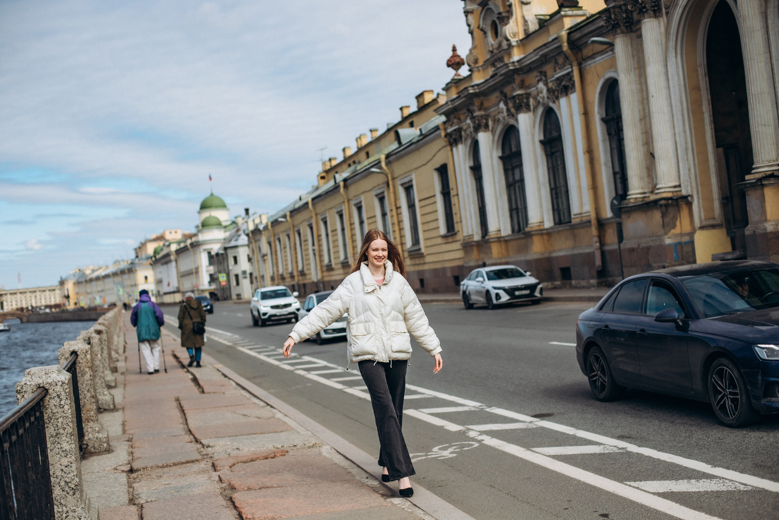 Юлия в мае. Фотопрогулка в Петербурге. Индивидуальный и семейный фотограф в Санкт-Петербурге