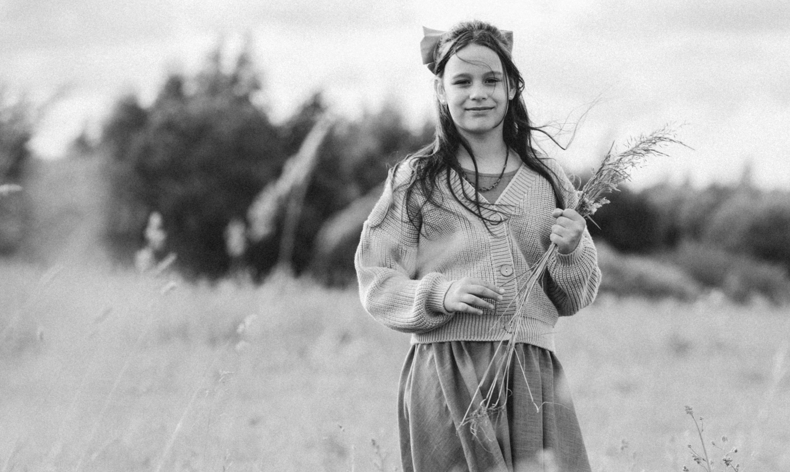 Анна, Марчелло, Настенька и Влада в поле. Фотограф Москва Светлана Кирюшина