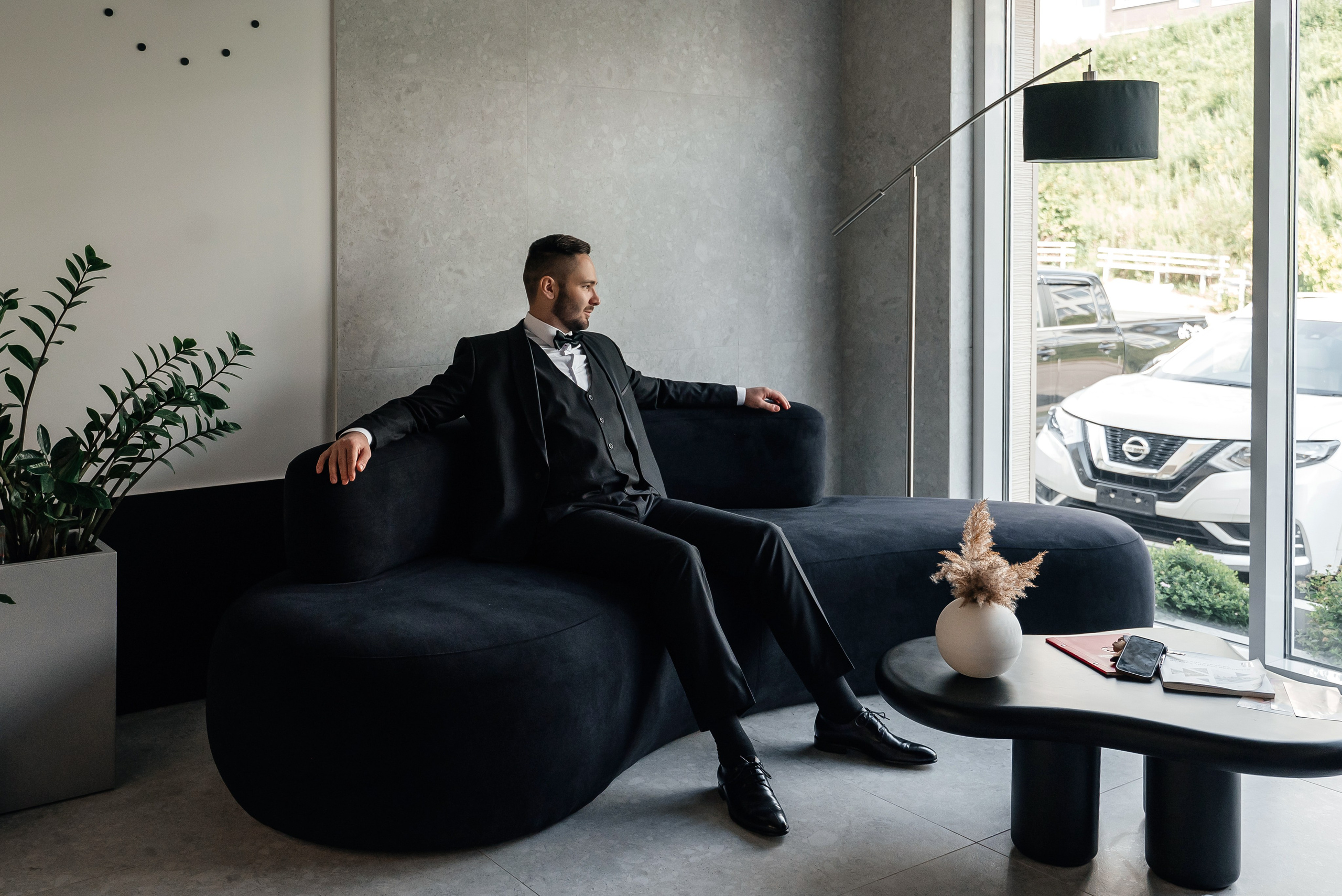 Полный летний свадебный день, прогулка на природе и в городе. Свадебный фотограф Елена Рякина