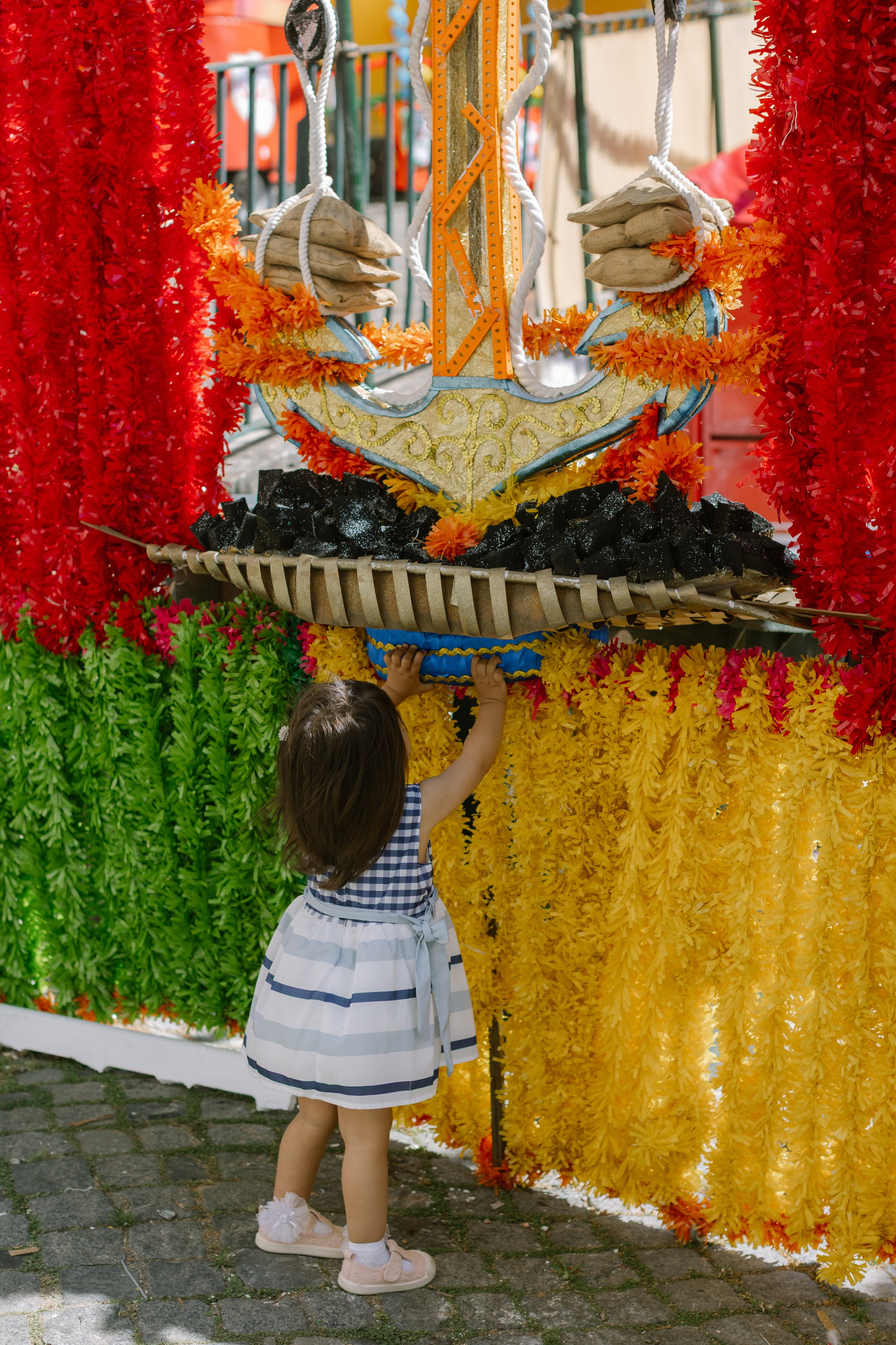 Family photo shoot on the streets of alfama. Свадебный и женский фотограф в Лиссабоне Яковлева Ольга