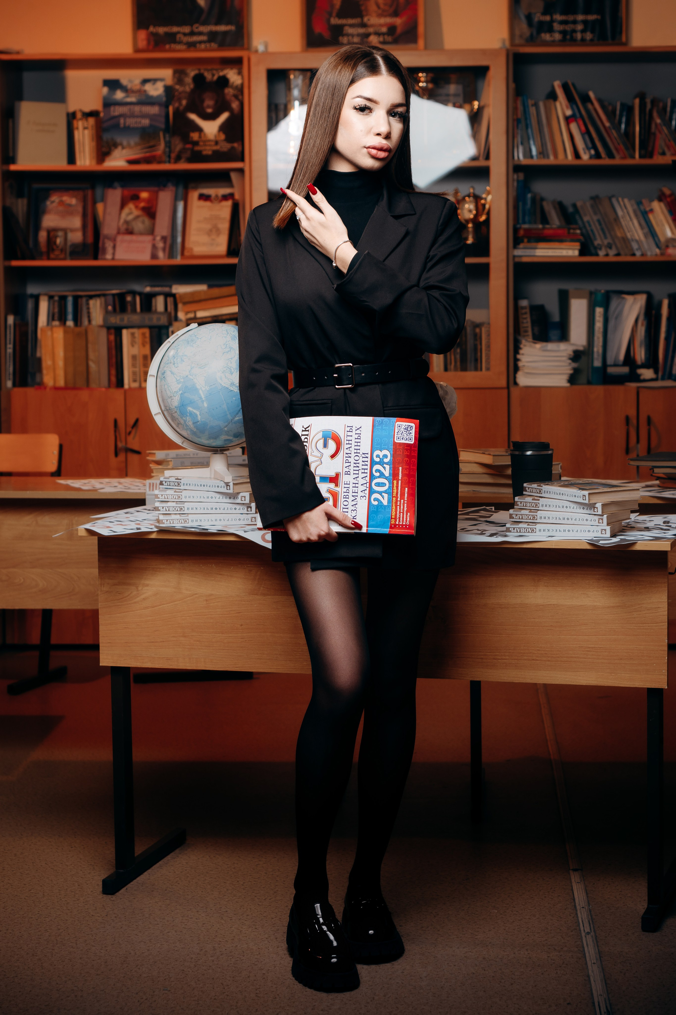 Выпускные альбомы в Хабаровске - современные и стильные фотокниги для школьников, заказать школьный фотоальбом для выпускника.Школьный фотограф на Дальнем Востоке. Современные и стильные фотоальбомы для Хабаровских школ. Мы создаем и фотографируем ваших детей и подростков, с учетом трендов и современной тематики. 