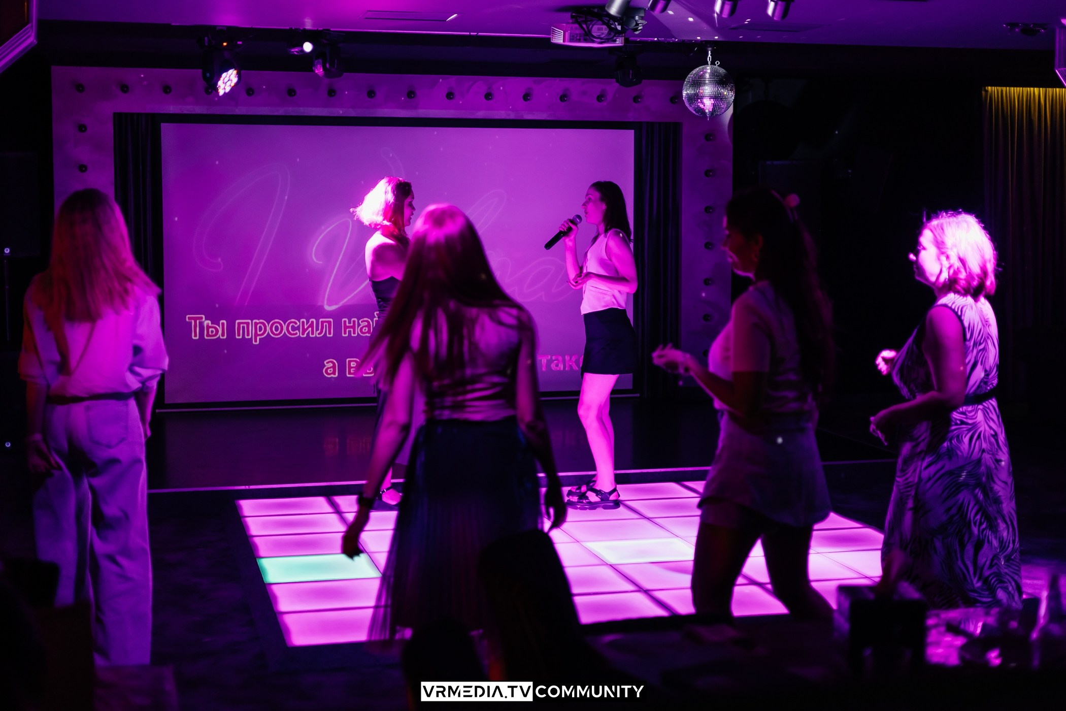 Выходные в караоке-бар «Volna»