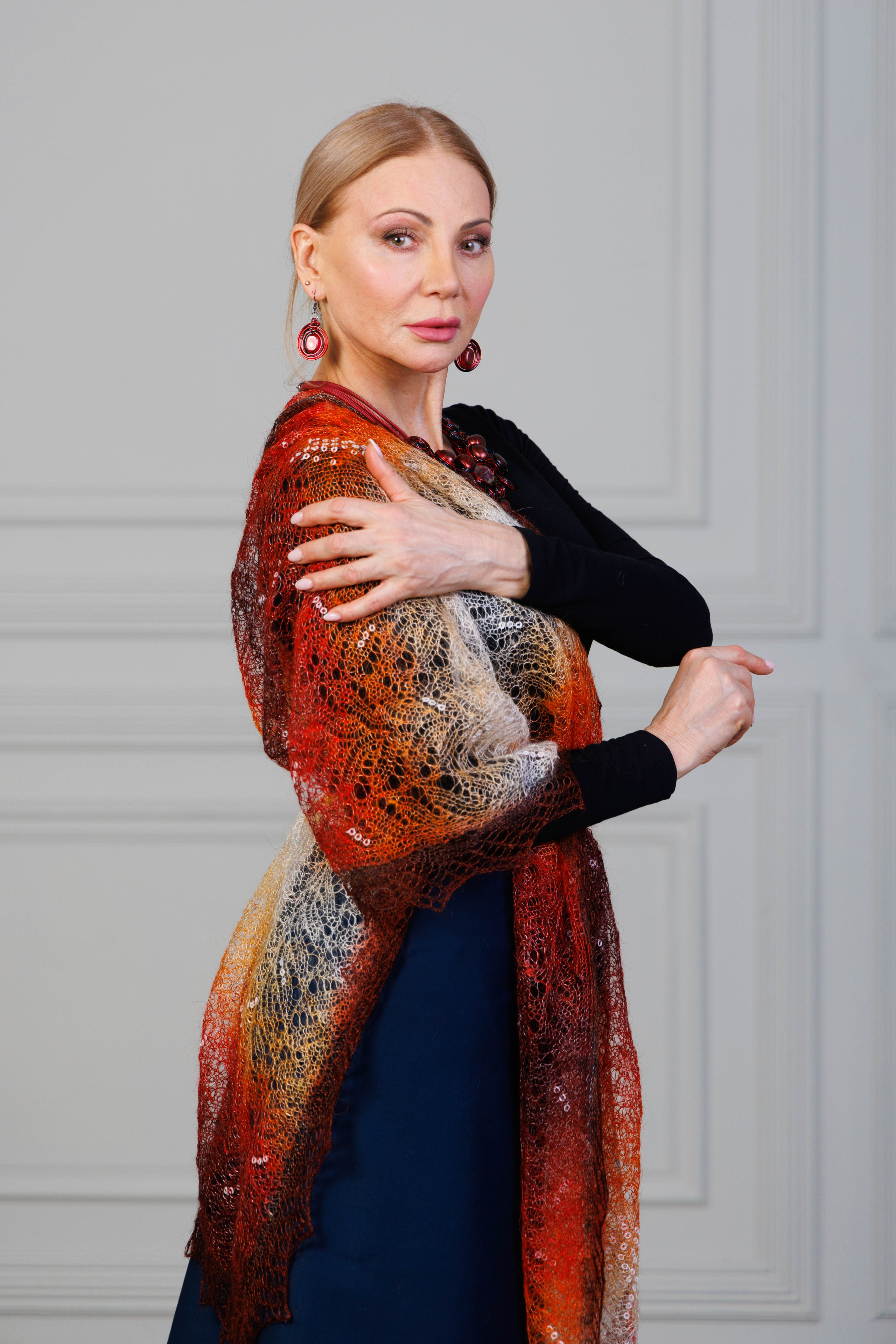 Фотосессия для аукциона, 2025. Коллекционер и искусствовед Олеся Ястребова