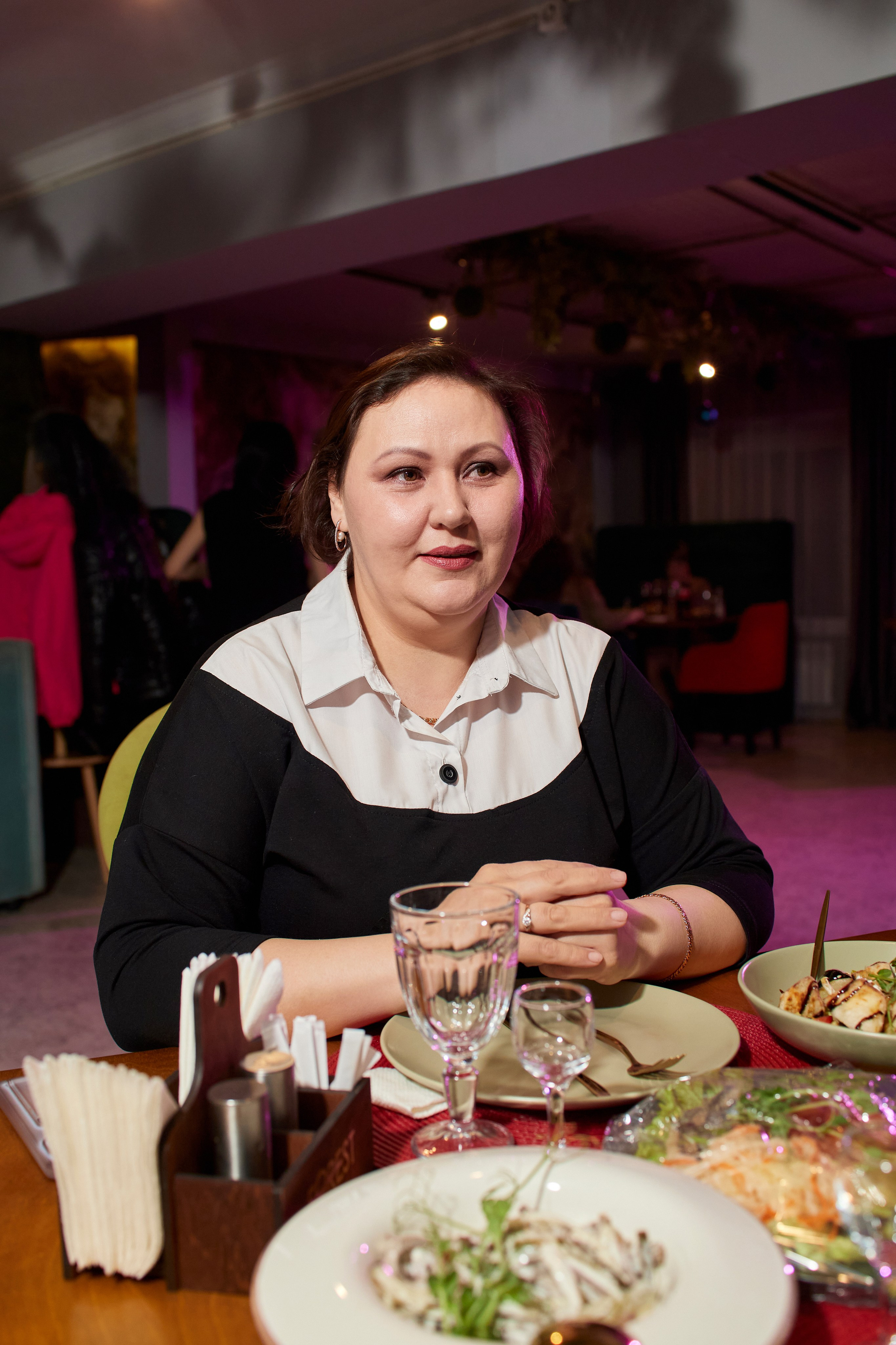 MAXIM & DAMIR | FOREST BAR | 8 МАРТА! 2-й вечер. Главная