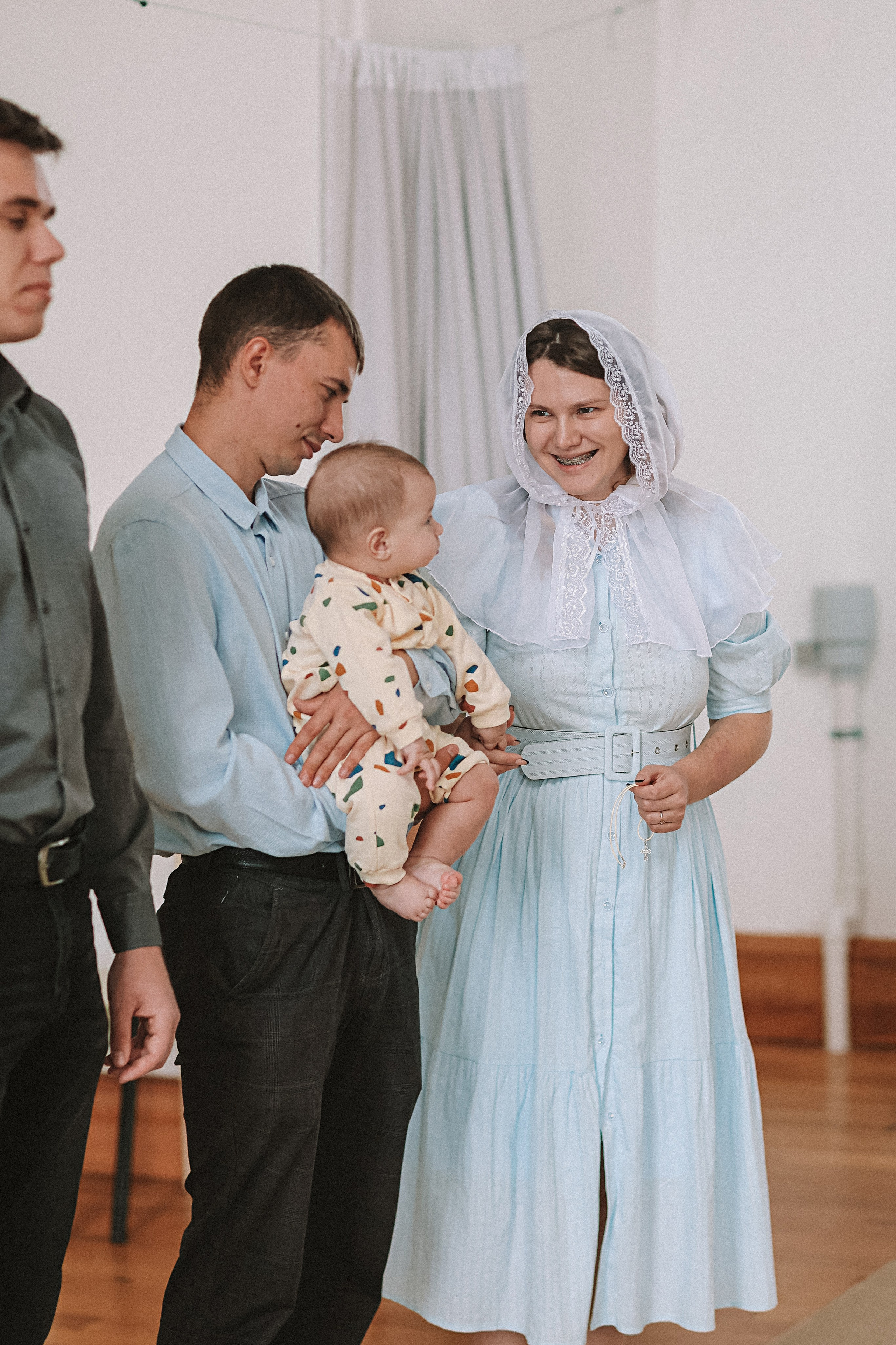 Крещение церковь около моста влюбленных. Семейный фотограф Тюмень, фотограф на роды Салмина Мария