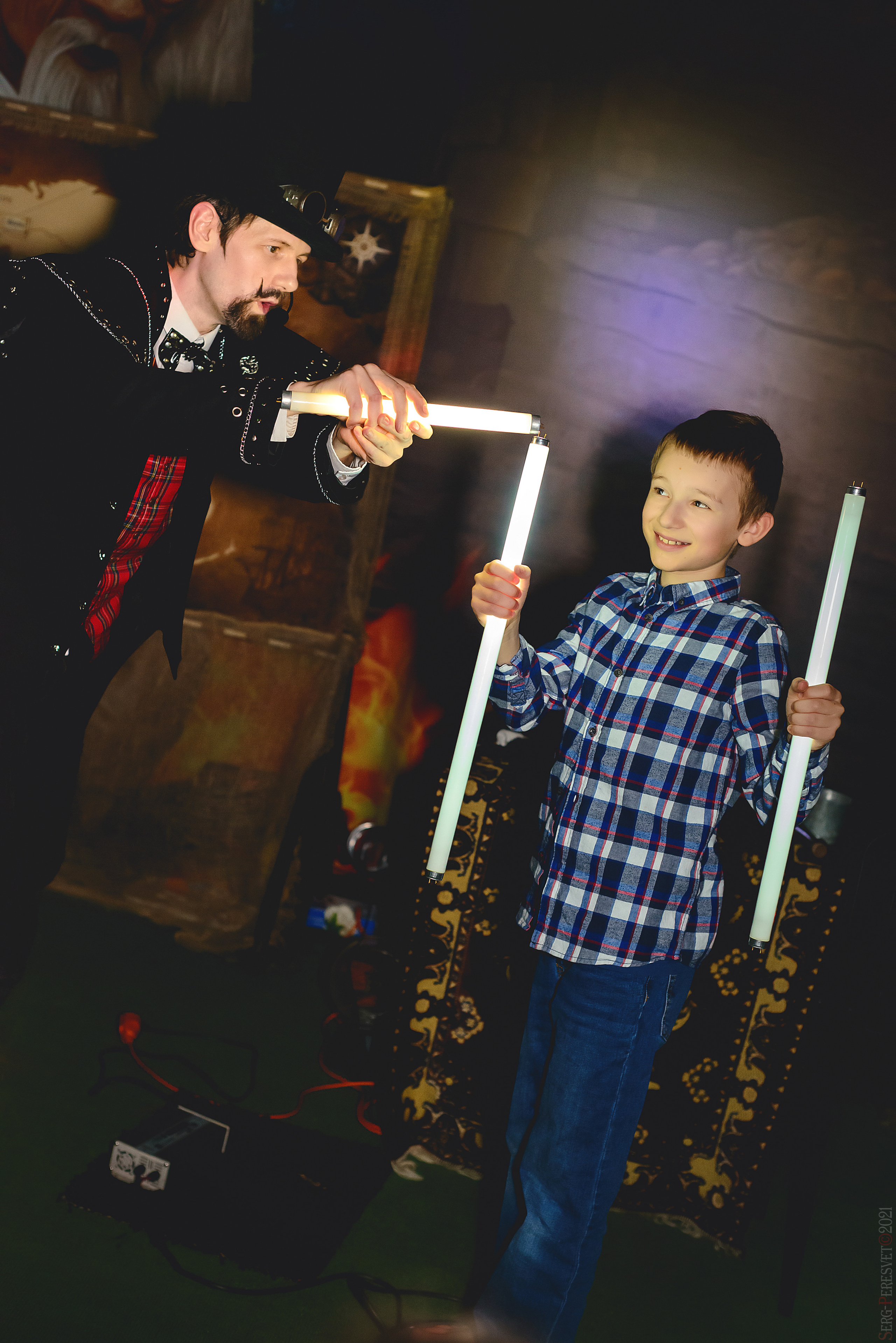 заказать тесла шоу, семейная фотосессия в студии с детьми, тесла детское шоу, тесла шоу, тесла шоу в саду, тесла шоу для детей, тесла шоу Люберцы, тесла шоу Москва, тесла шоу на день рождения, тесла шоу на день рождения ребенка, тесла шоу на дом, тесла шоу цена, фотограф на день рождения, фотограф на детский день рождения, фотограф на детский праздник, фотограф на праздник, фотограф на праздник цена, фотосессия с ребенком