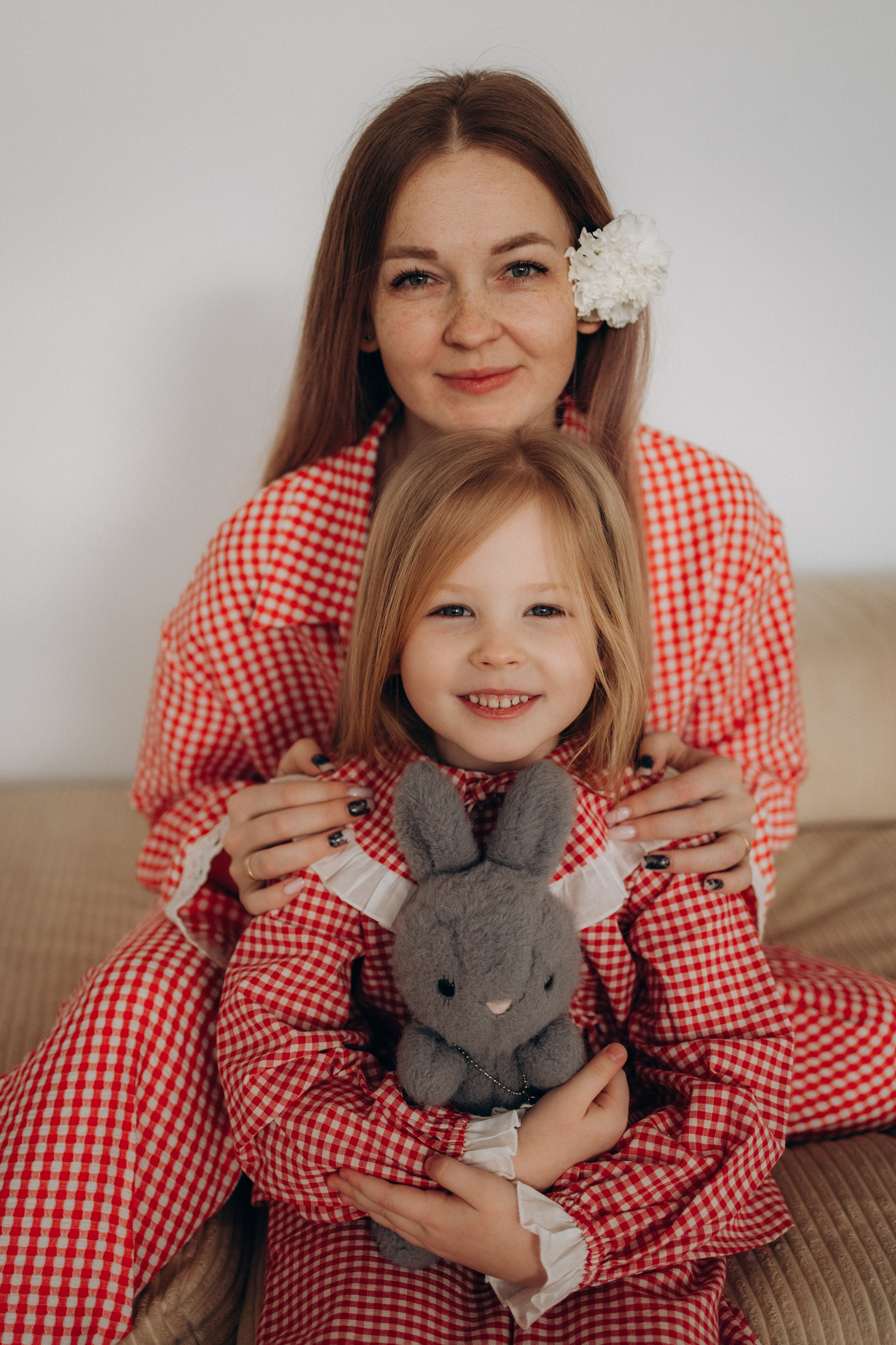 Та самая милая фотосессия мамы и доченьки в студии (февраль, 2026г), г. Обнинск (Калужская обл.). Надежда Стар семейный и церковный фотограф в Жукове и Калужской области