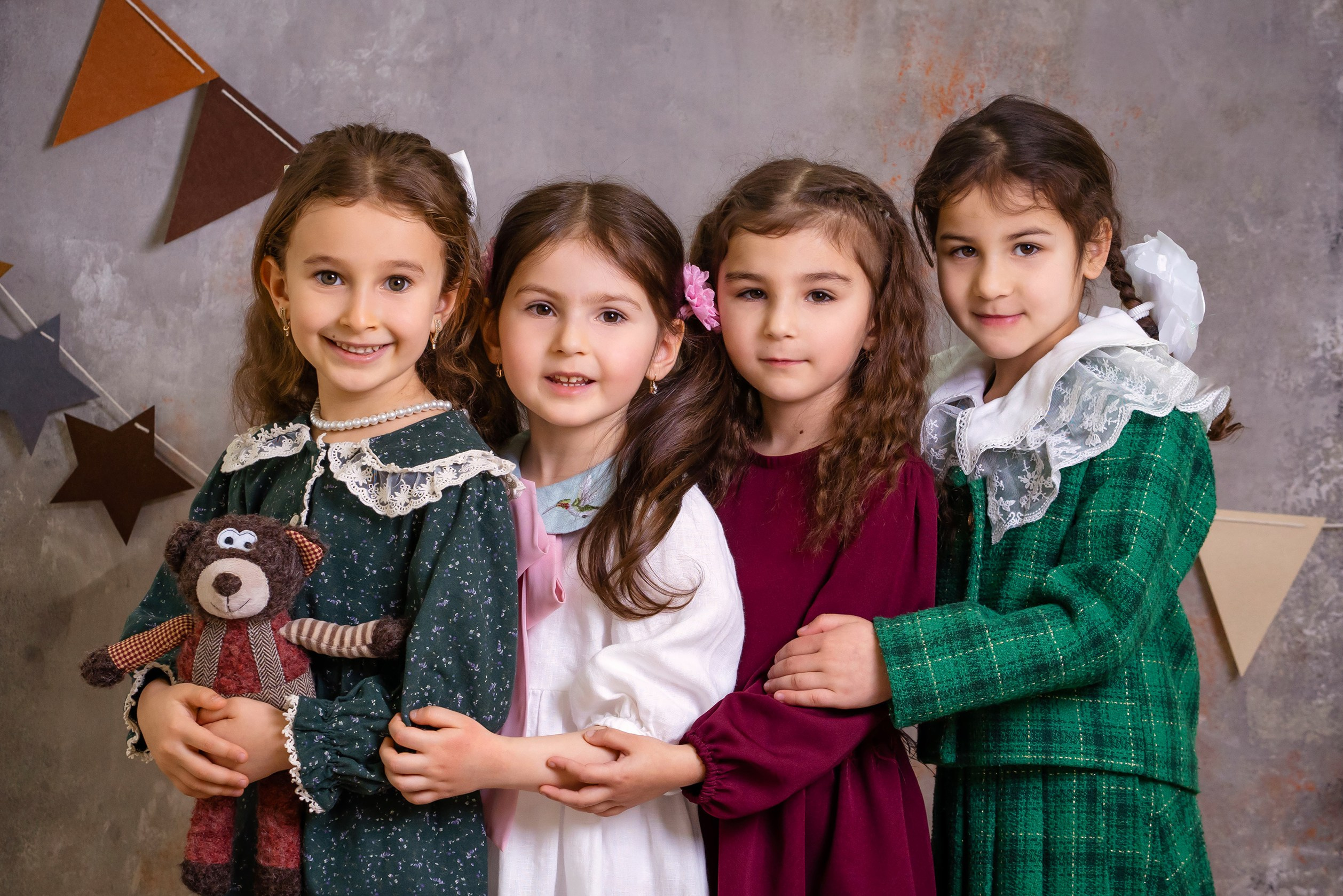 Выпускные альбомы в Нальчике — детский сад, 4, 9, 11 класс | от 2500. Фотограф Инна Абакарова|Выпускные альбомы и фотосессии в Нальчике