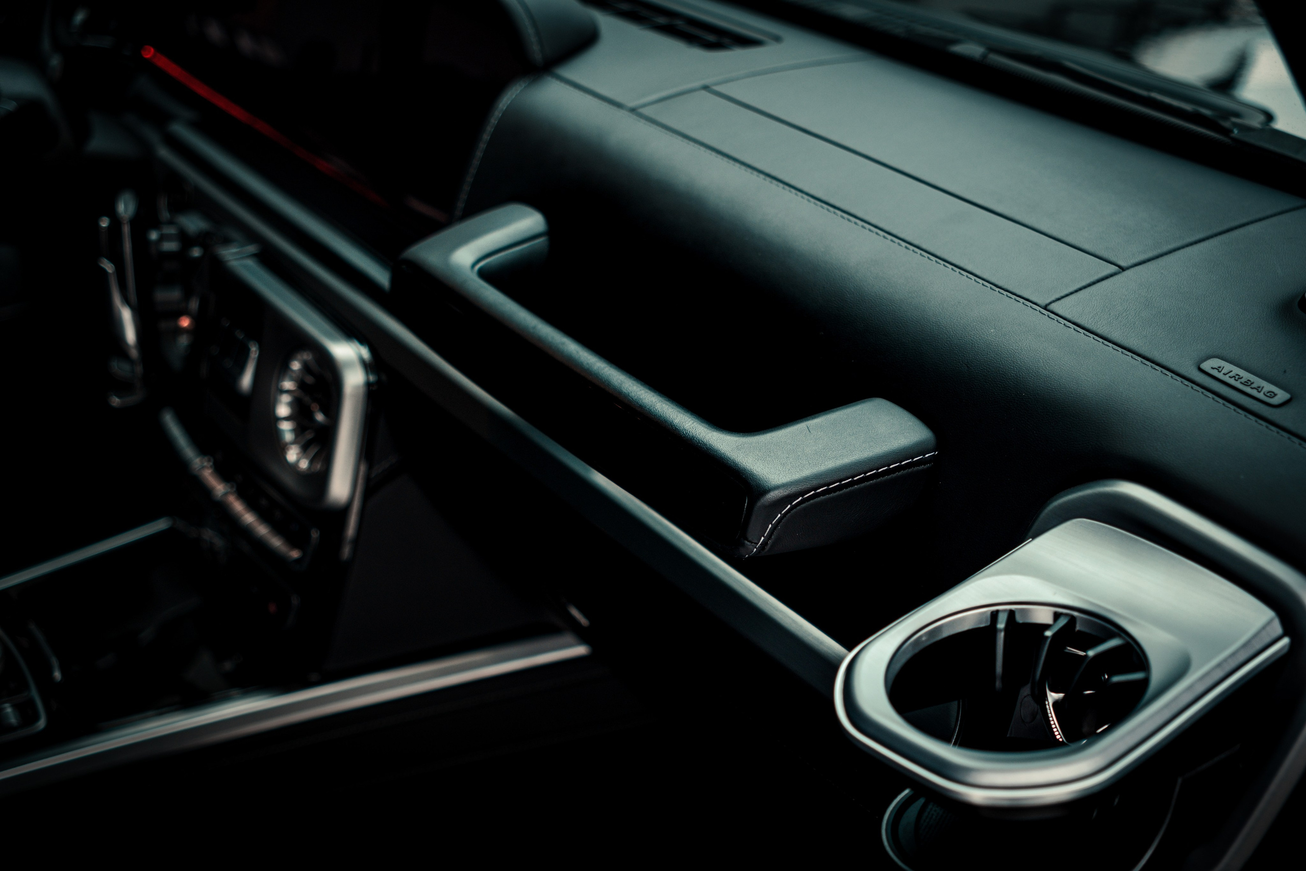 Автомобильная фотосъемка Mercedes-Benz G 63 AMG. Работа автомобильного фотографа Чанчина Владимира в&nbsp;Новосибирске. Фотосессия автомобиля на&nbsp;продажу. Фото интерьера и экстерьера 