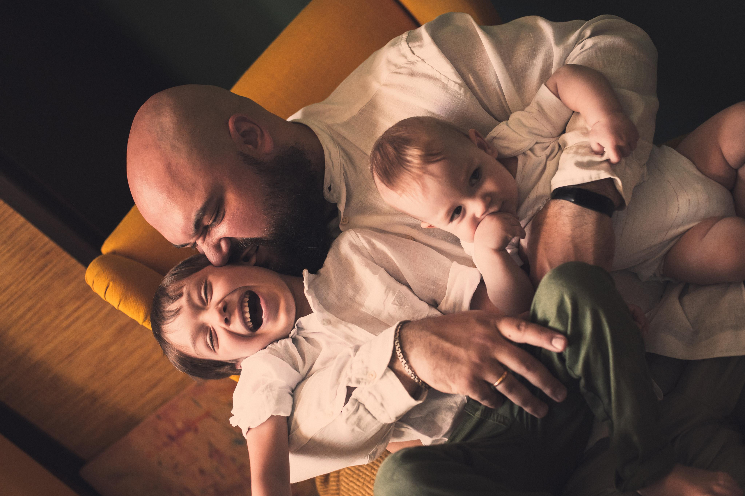 Домашняя фотосессия с зелёными стенами. Семейный фотограф. Lifestyle. Москва. Анастасия Михайлова