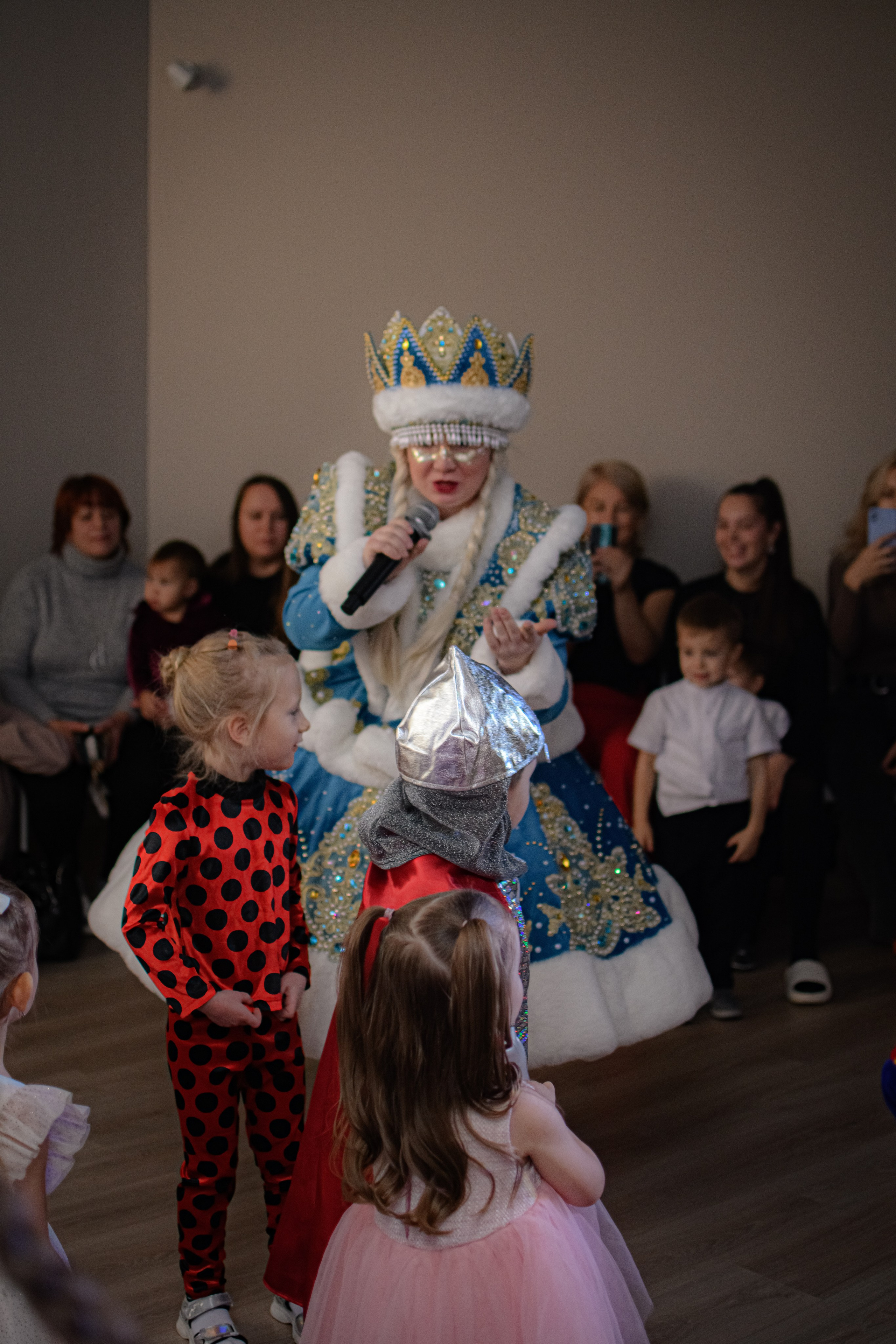 HAPPY NEW YEAR. Photokarish