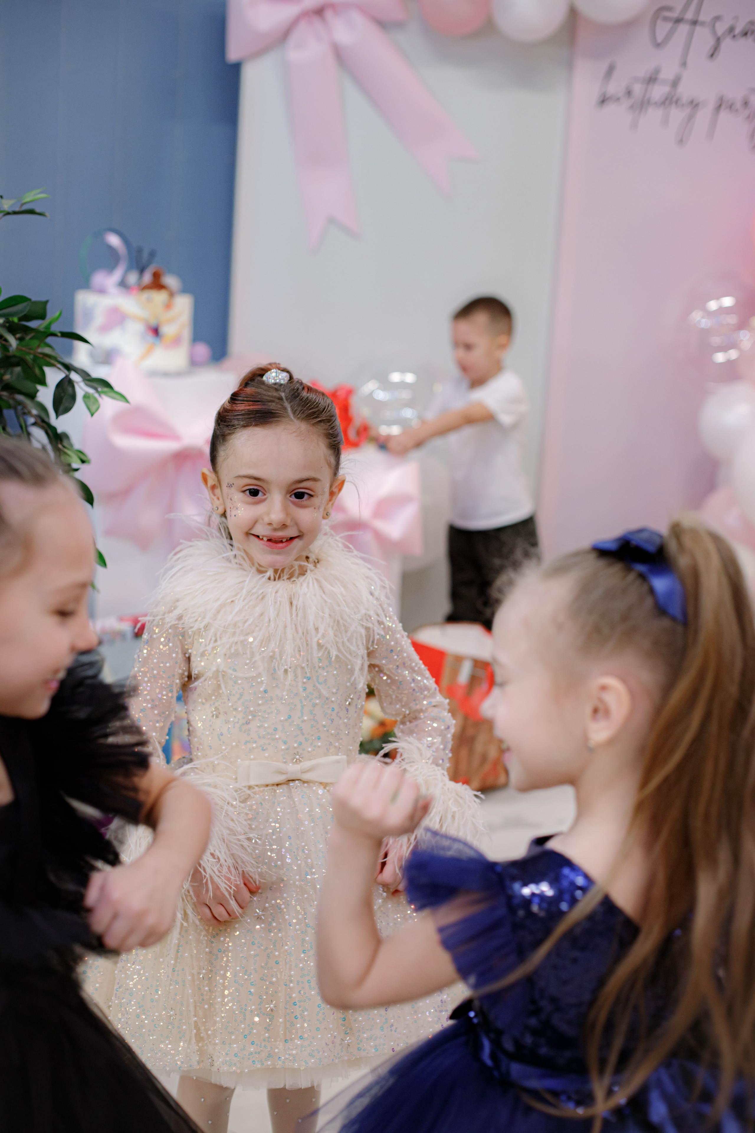 ASIA'S BIRTHDAY PARTY. Photokarish