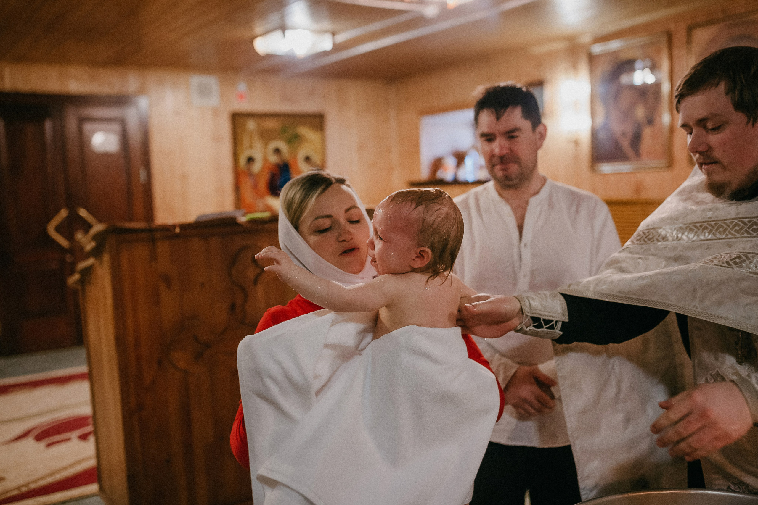 Крещение Ксении. Храм Симеона Верхотурского п.Барсово. Семейный фотограф в Сургуте