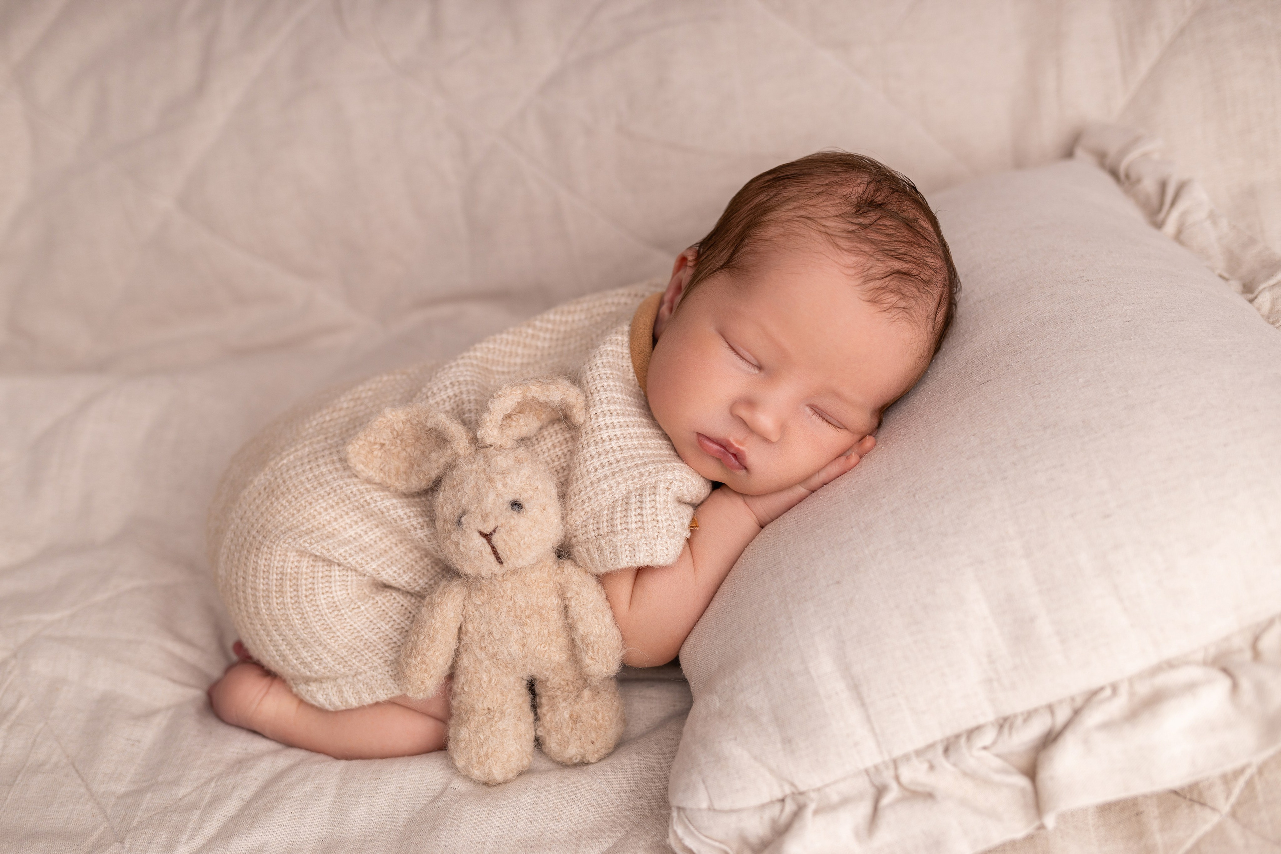 Newborn съемка в стиле Лайф. Фотограф новорожденных малышей в Омске и Омской области Эльвира Камаева