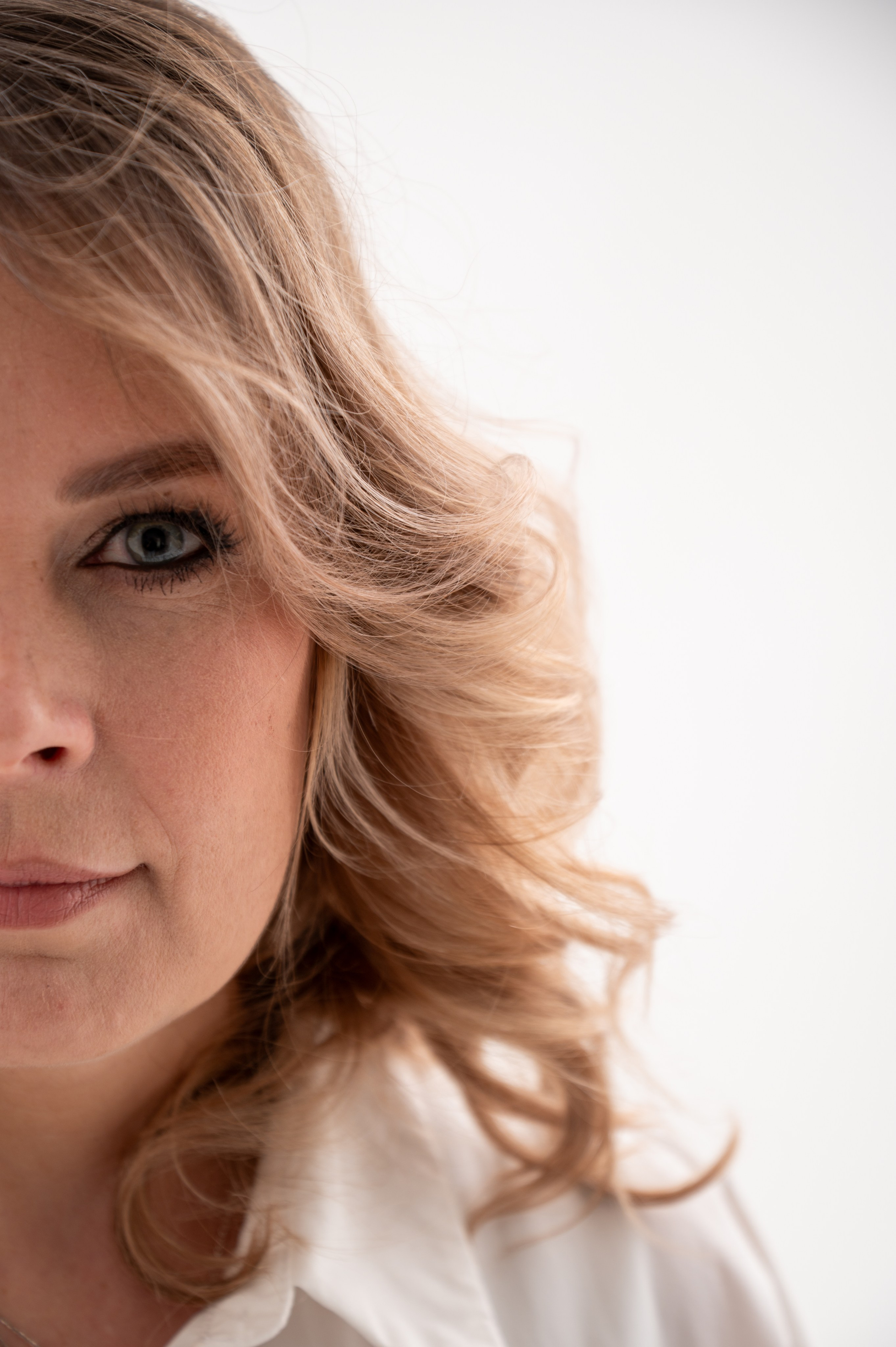 Студийная женская фотосессия в Питере. Женский фотограф Санкт-Петербург Александра Колий