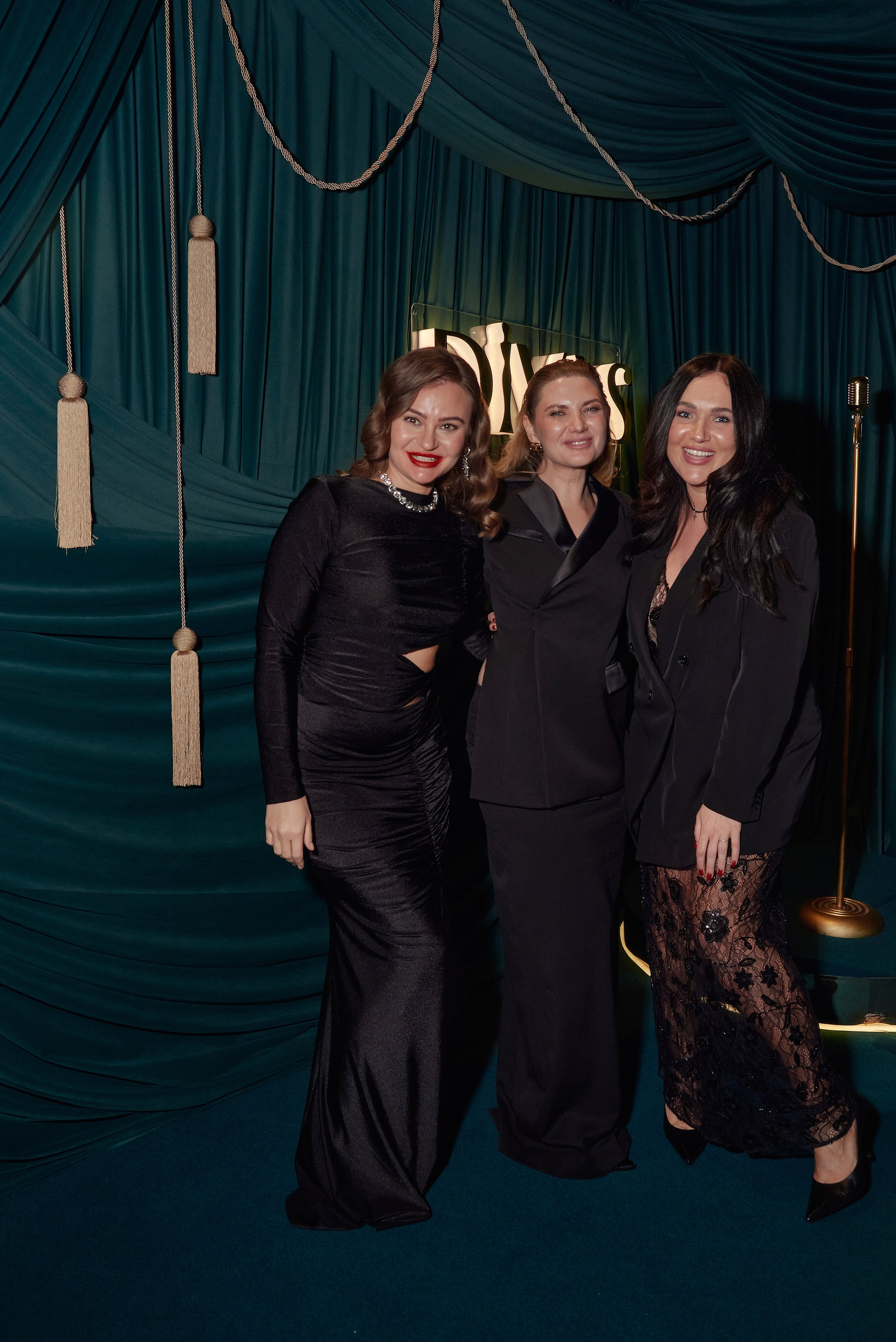 День рождения Светланы Пинигиной в караоке Divas. Наталия Дианова — фотограф для брендов и экспертов в Москве