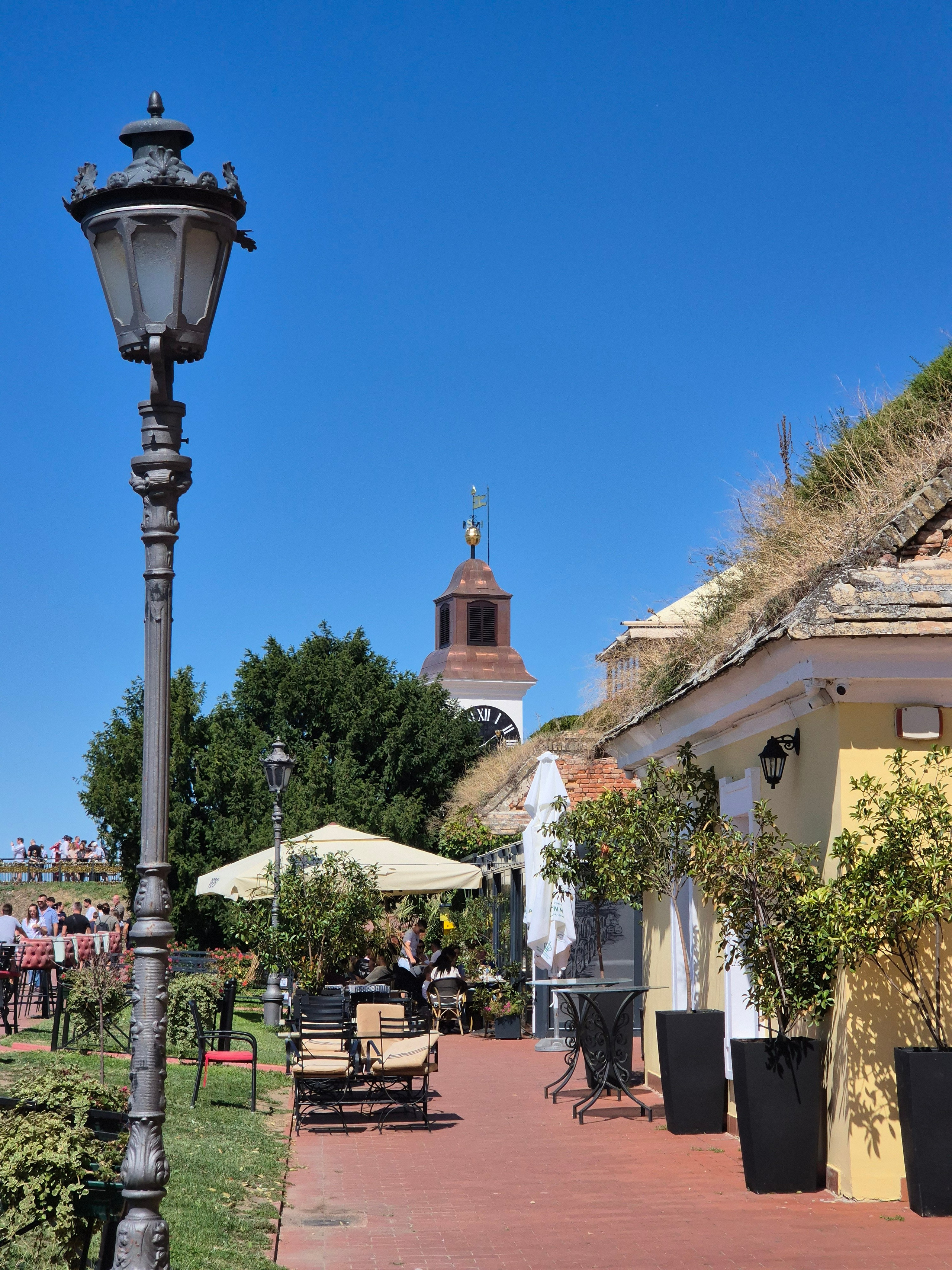 После победы Евгения Савойского в Петроварадинском сражении 1716 г граница была отодвинута, и крепость перестала играть существенное значение