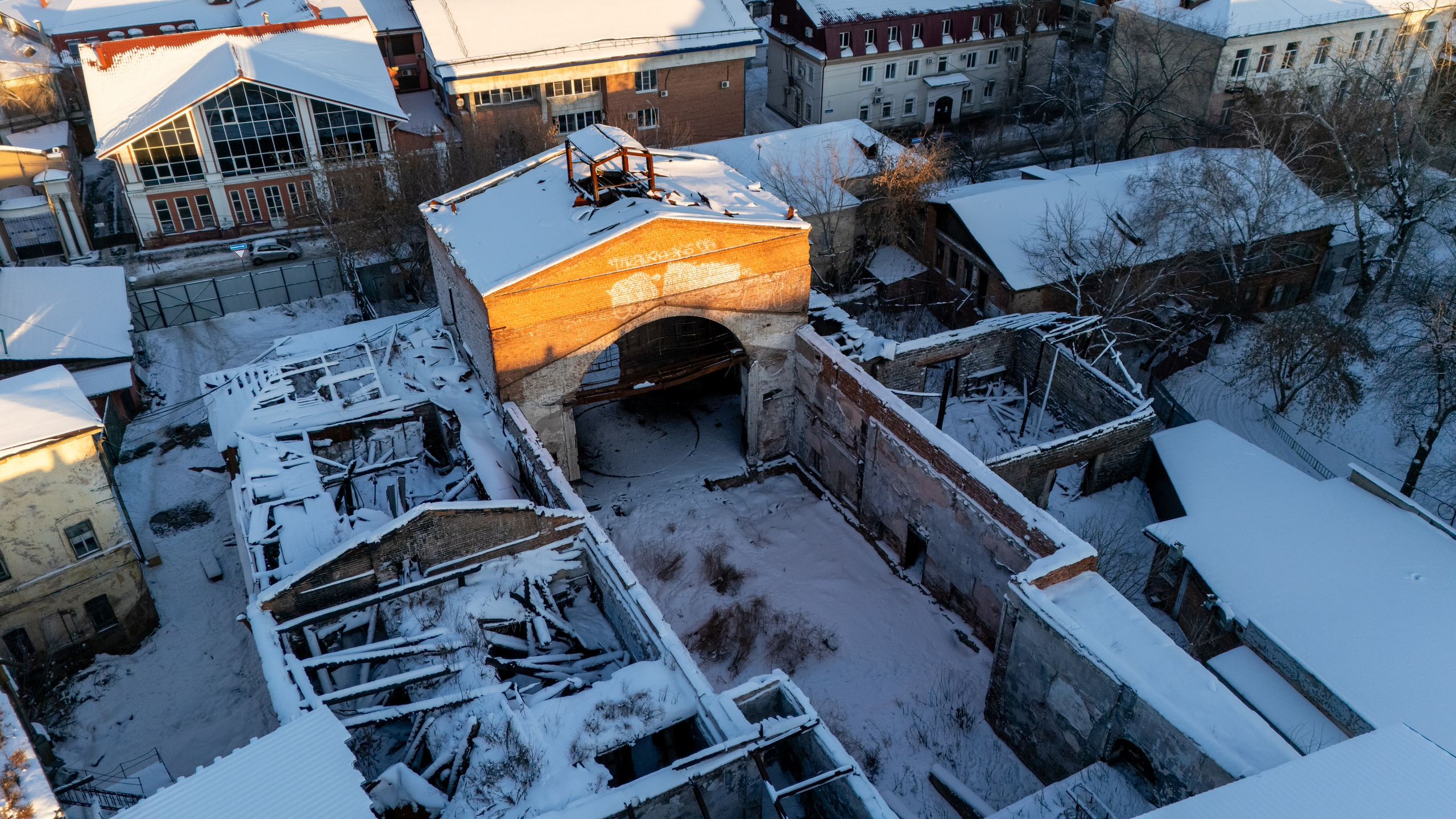 Архитектура города. Фотограф, видеограф и пилот дрона на Байкале