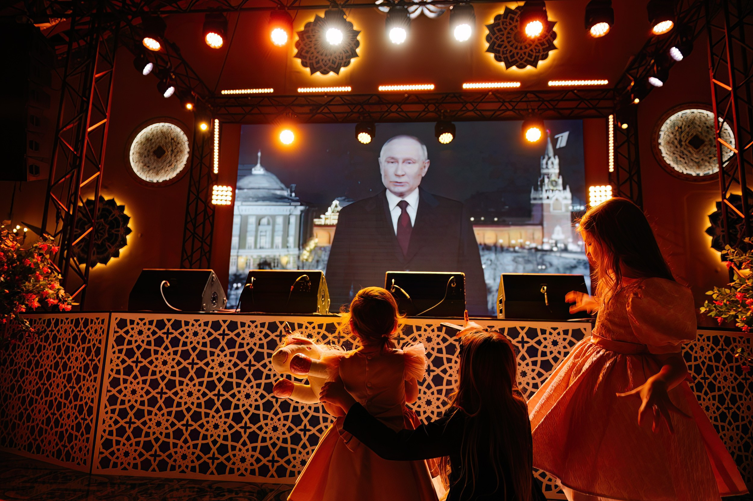 Новогодняя ночь 2024 в ресторане Чайхона ВО. Коммерческий фотограф в Санкт-Петербурге Анна Кобзарь