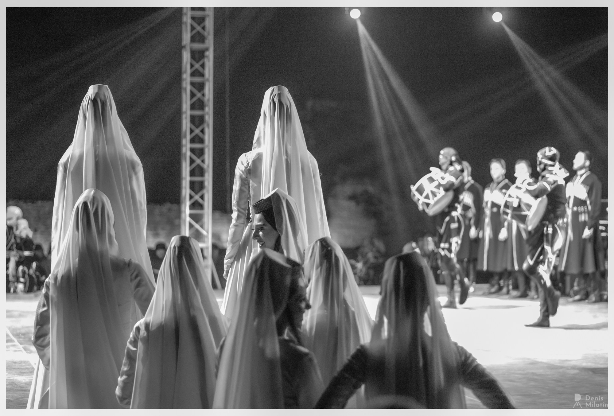 Грузинский танец. Портретный фотограф Денис Милютин