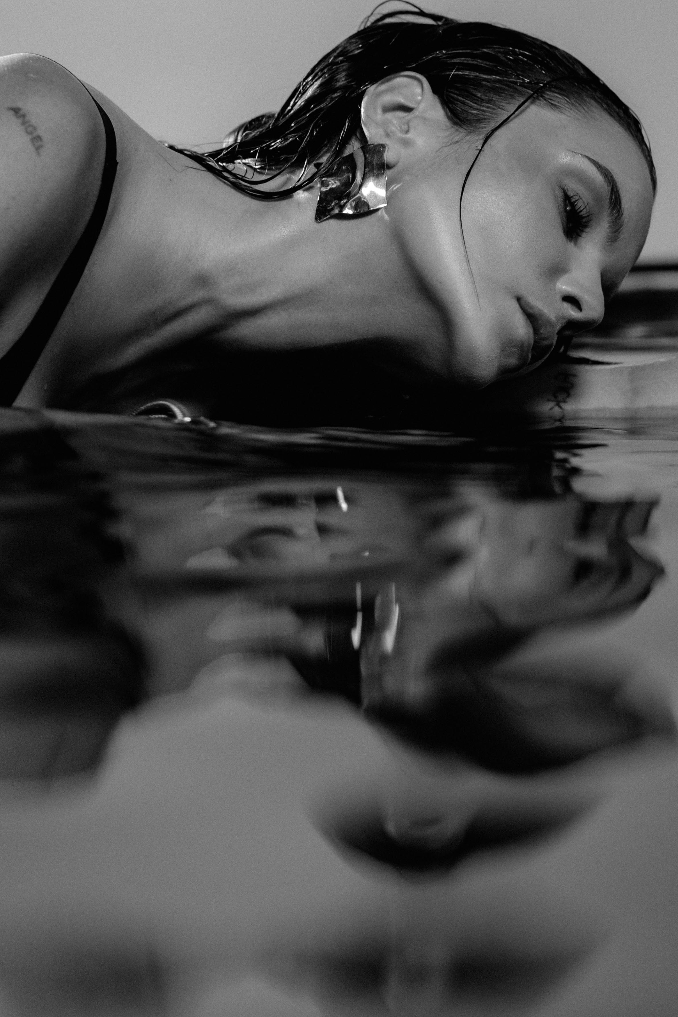Карина. Фотосессия в бассейне. Фотограф в Москве Ольга Сатони