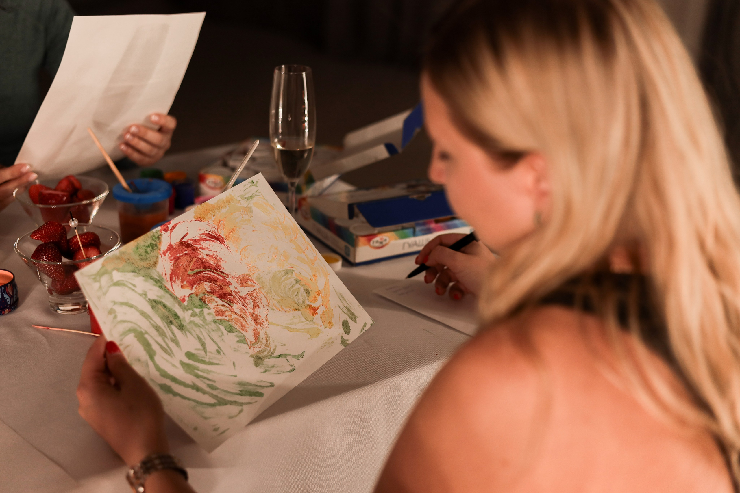 Арт-терапия + аэройога. Фотограф Надршина Лилия