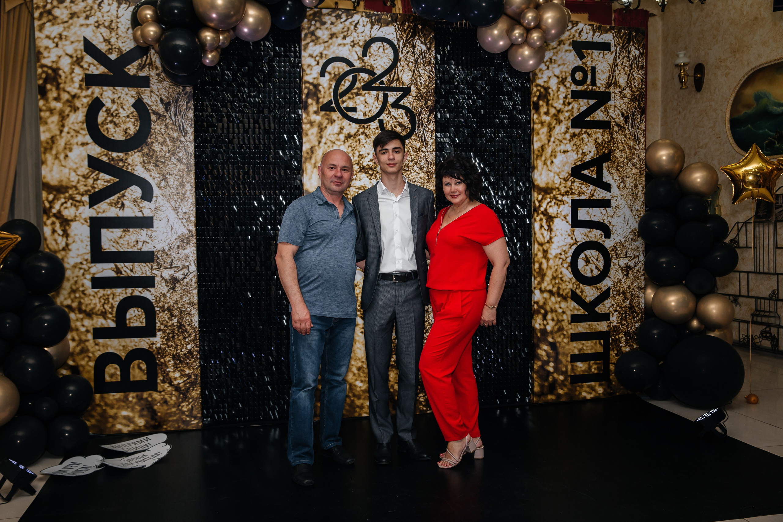 Выпускной 11 класс. Фотограф Любава Колесник. Выпускные альбомы в Крымском районе