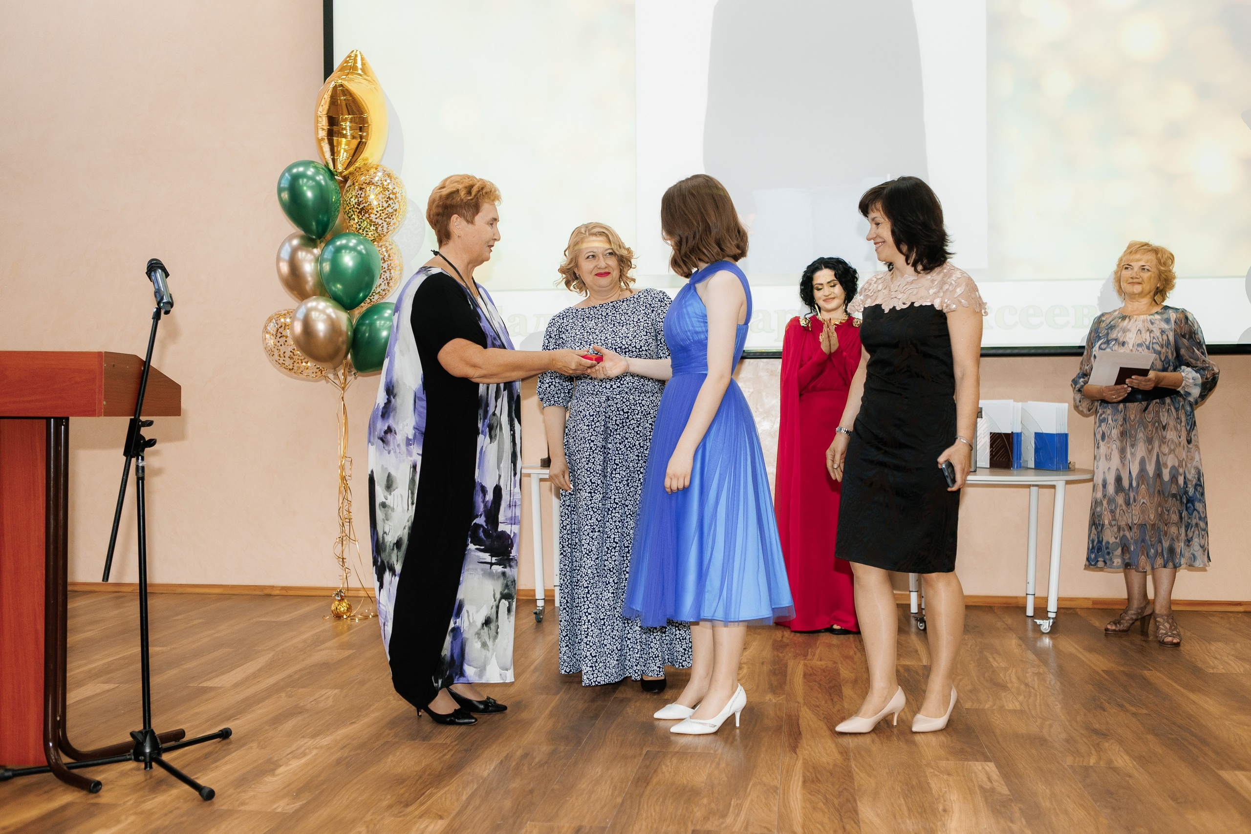 Выпускной Гимназия 12 2024 г. Свадебный и портретный Фотограф в Липецке Дмитрий Котюков