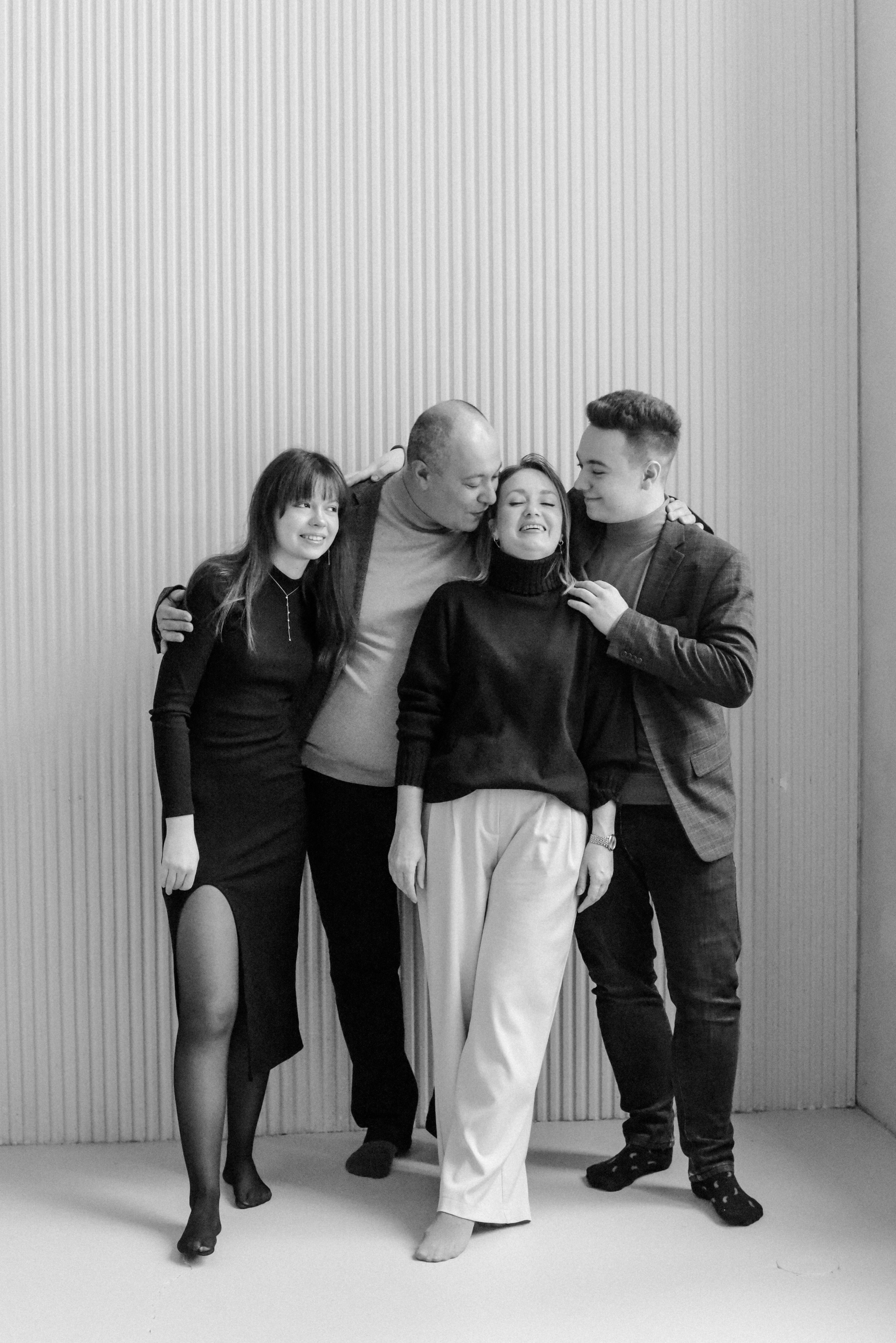 Молодые родители и взрослые дети. Фотограф Лола Волна, город Москва