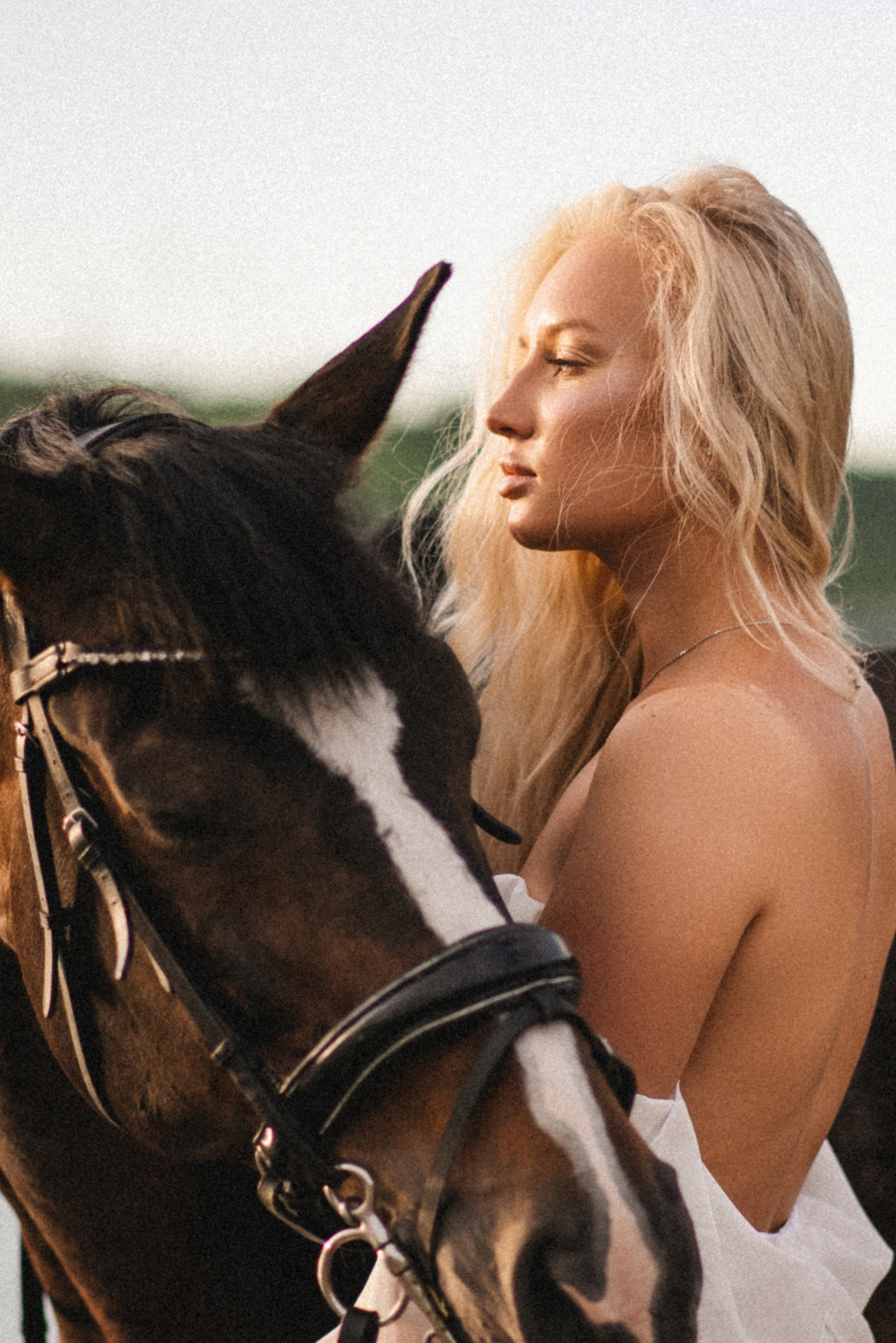 Валерия. Атмосферная фотосессия с лошадью. Фотограф в Мурманске Екатерина Рудак