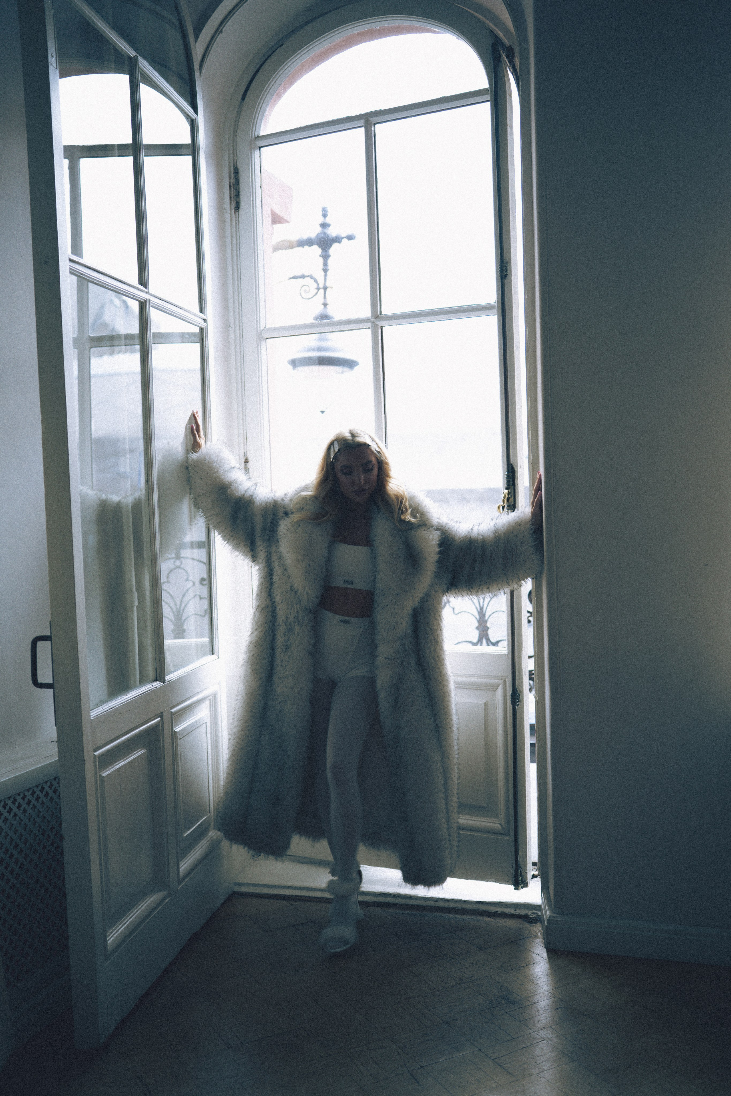 МИНИМАЛИЗМ В СТУДИИ НА ЧЕРНЫШЕВСКОЙ В СТУДИИ С БАЛКОНОМ. Профессиональный фотограф, Санкт-Петербург — Виктория Богомолова