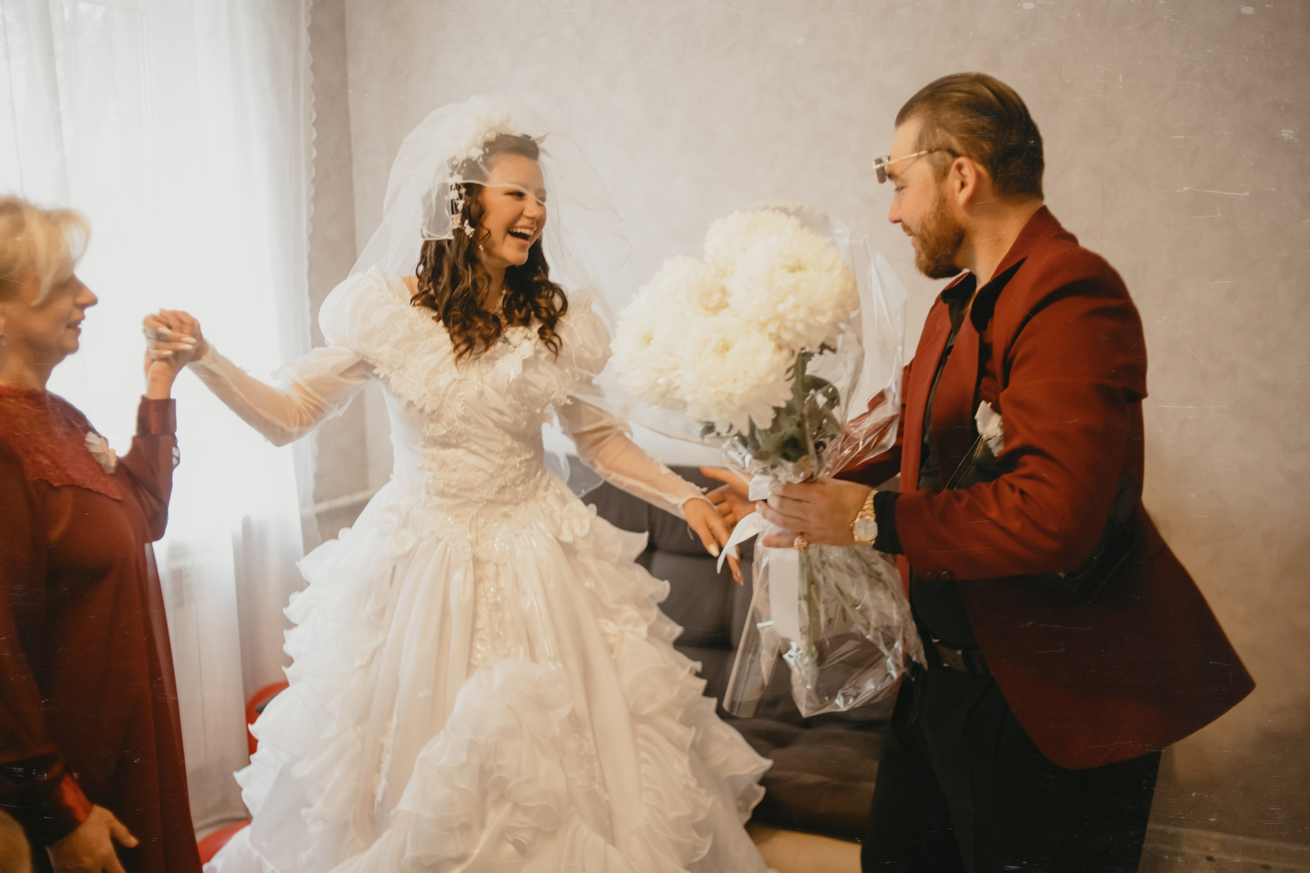 Свадебная фотосессия в стиле 90-х. Свадебный и семейный фотограф в Краснодарском крае Мария Данилкина