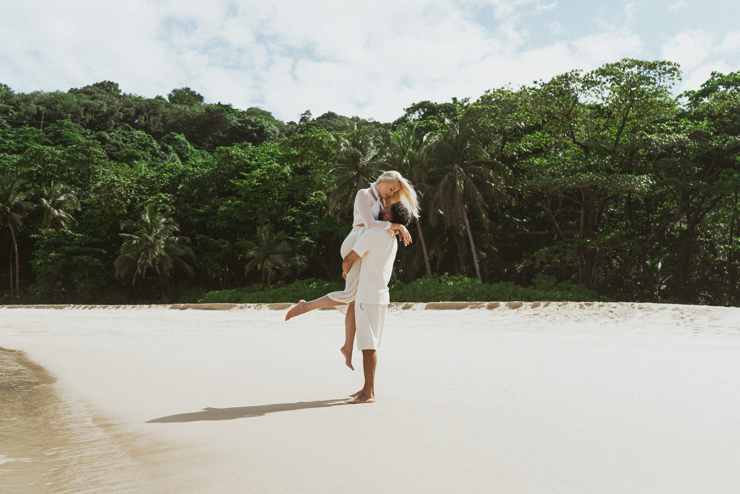 Love Story и Свадебная Фотосъёмка на Пхукете – истории любви в объективе. Ян Долматов — фотограф, видеограф и продюсер на Пхукете, Таиланд