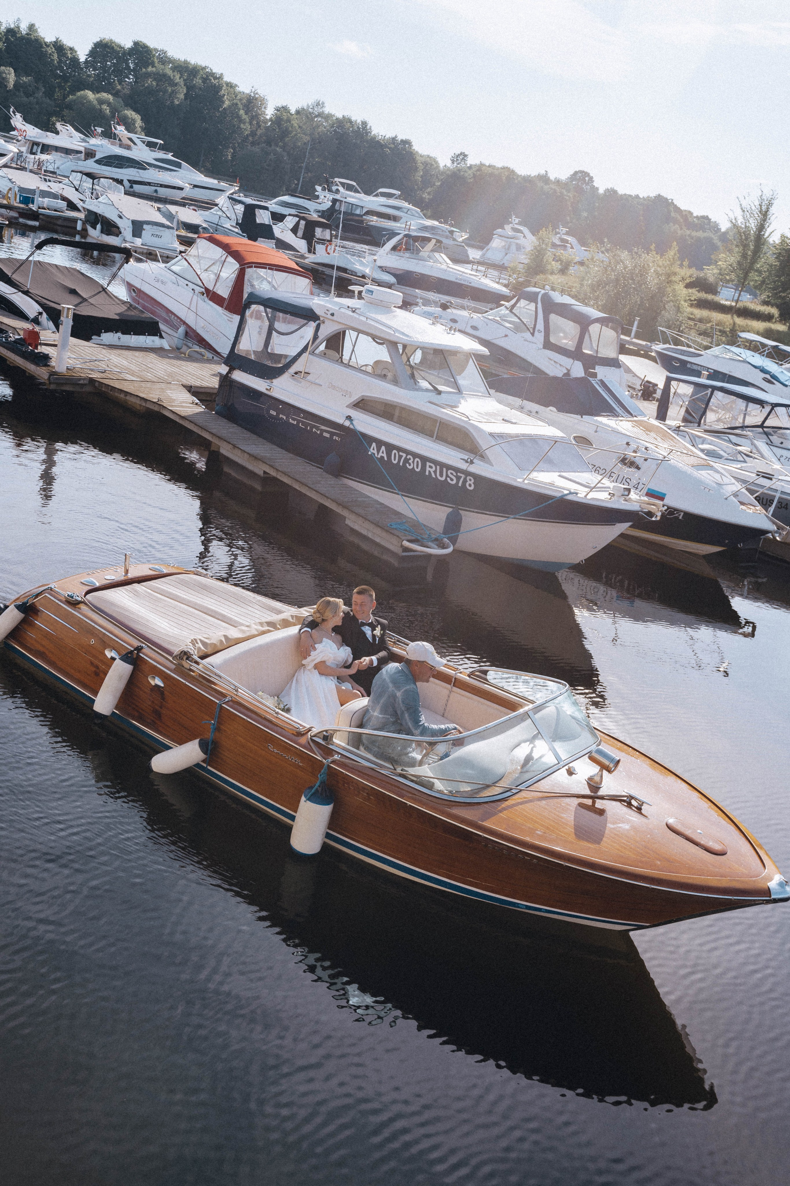 СВАДЕНБНАЯ СЬЕМКА НА КАТЕРЕ ПО КАНАЛАМ САНКТ-ПЕТЕРБУРГА И В АКВАТОРИИ НЕВЫ. Профессиональный фотограф, Санкт-Петербург — Виктория Богомолова