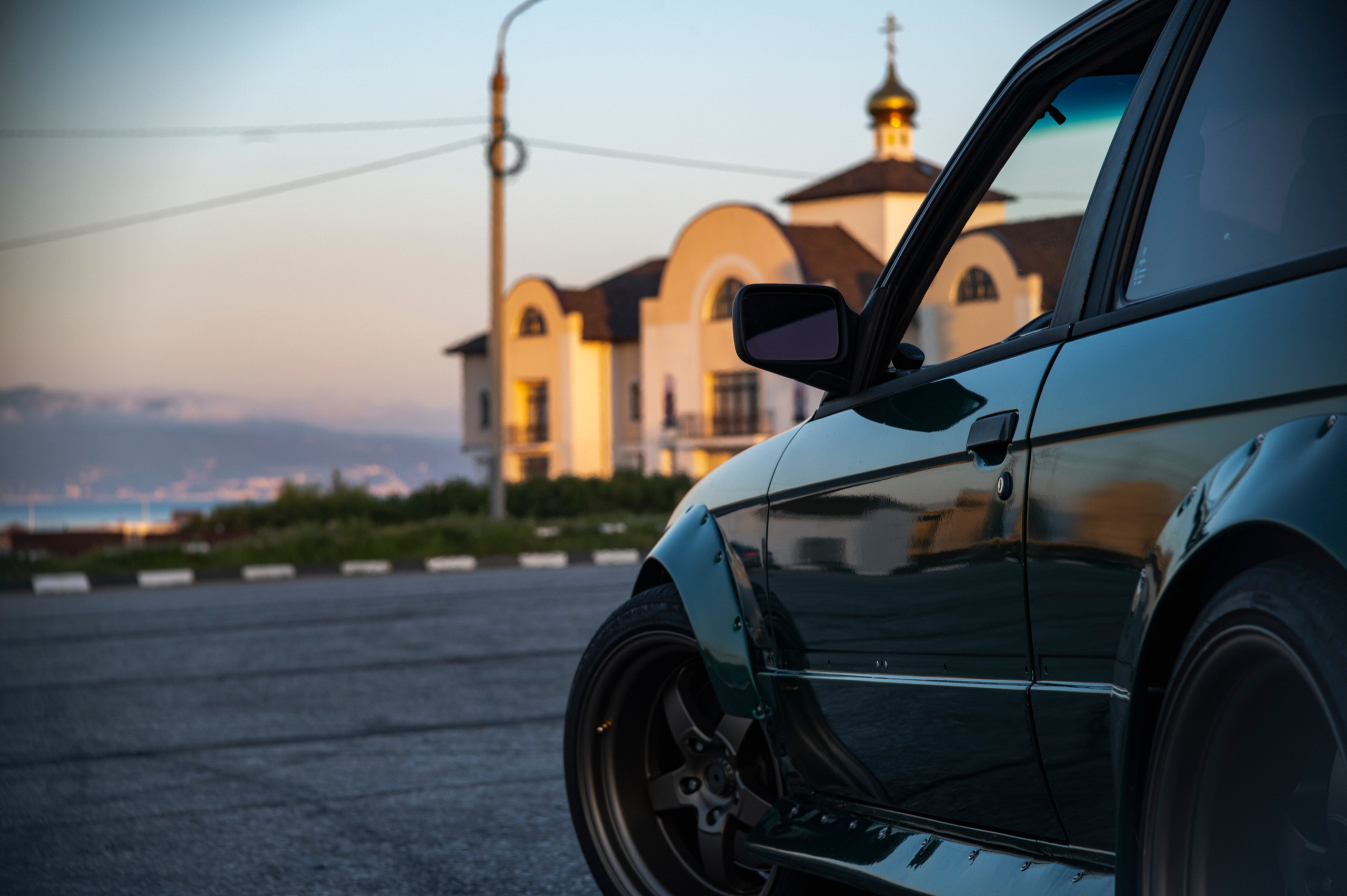 БМВ & Доберман. Фотограф Роман Адлер