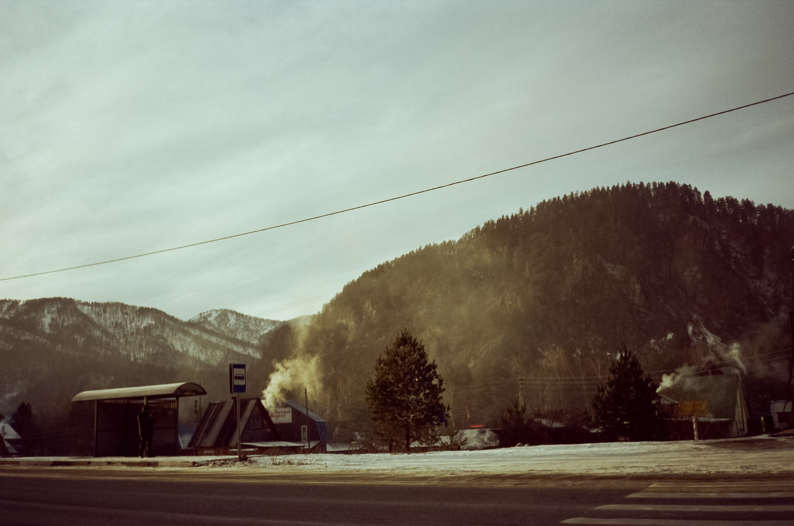 Сила Алтая и дорога в Манжерок. Land Cruiser и горы на закате. Фотограф-документалист Мария Осокина