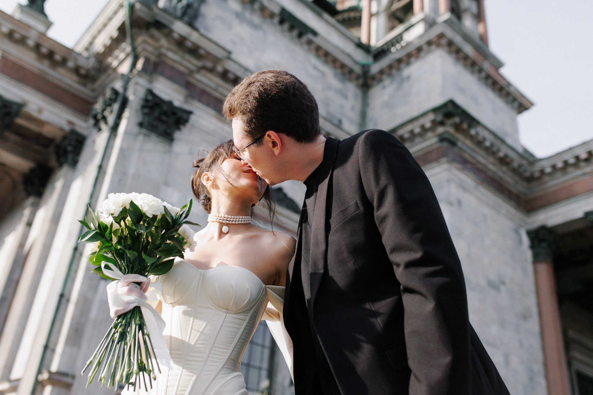 Свадебная фотосессия на Исаакиевской площади. Свадебный фотограф СПБ
