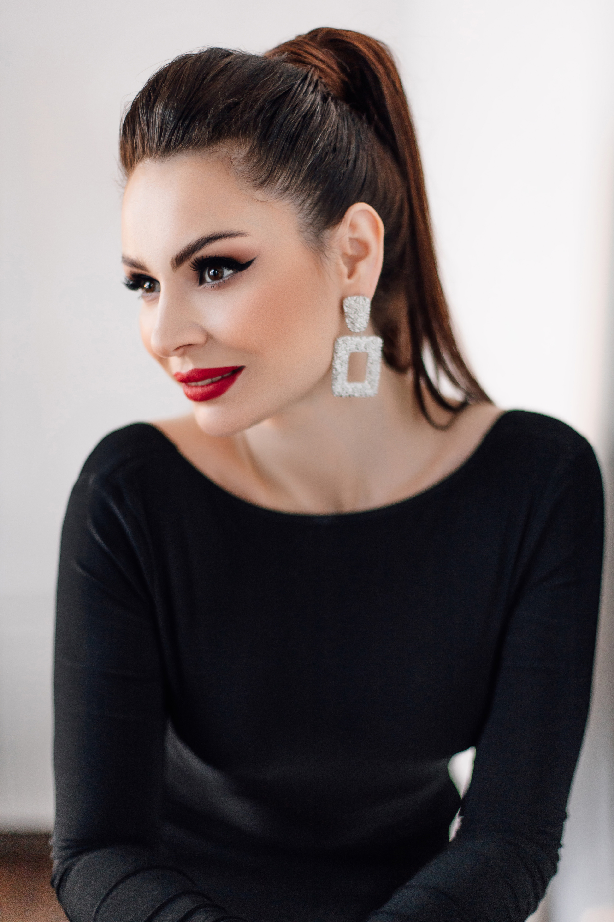 Ведущая Лилия