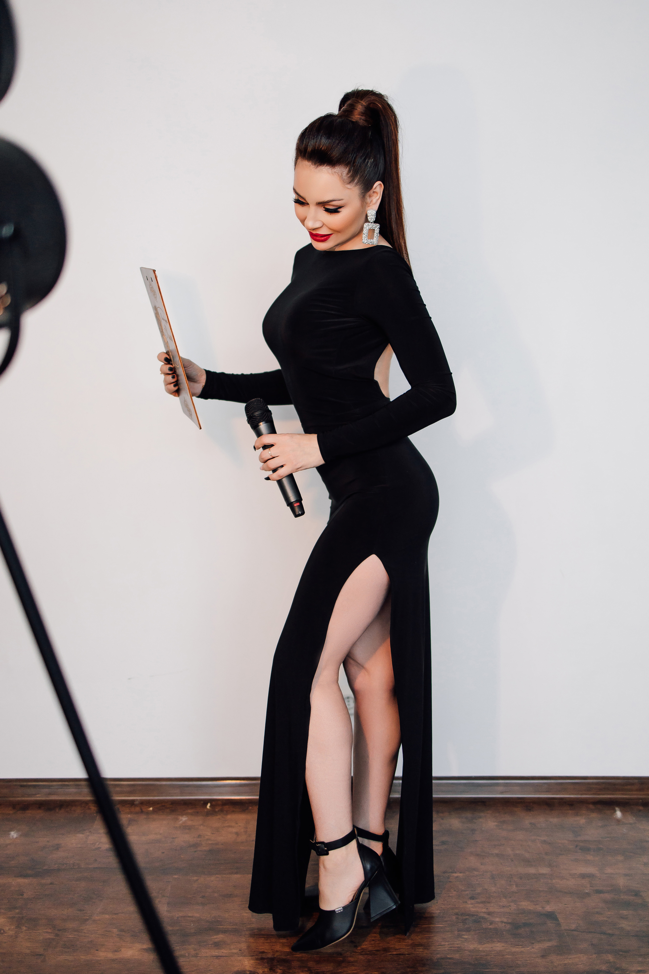 Ведущая Лилия