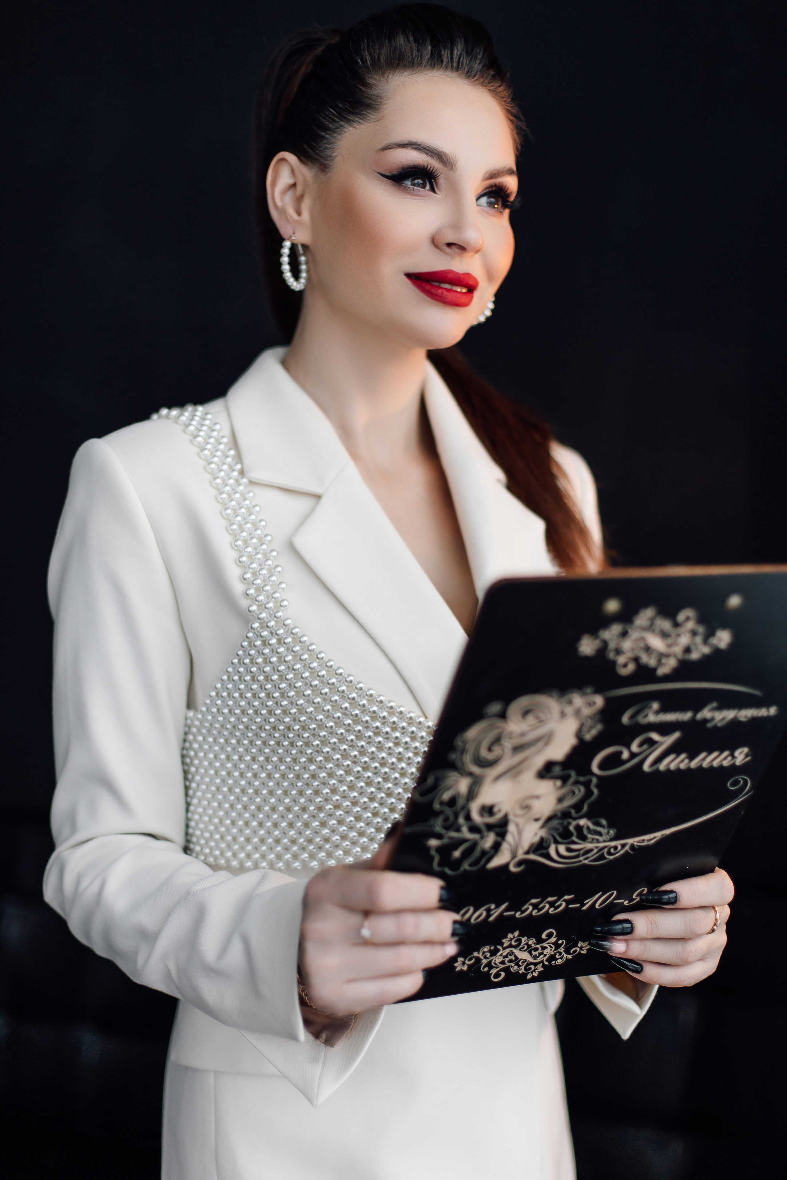 Ведущая Лилия