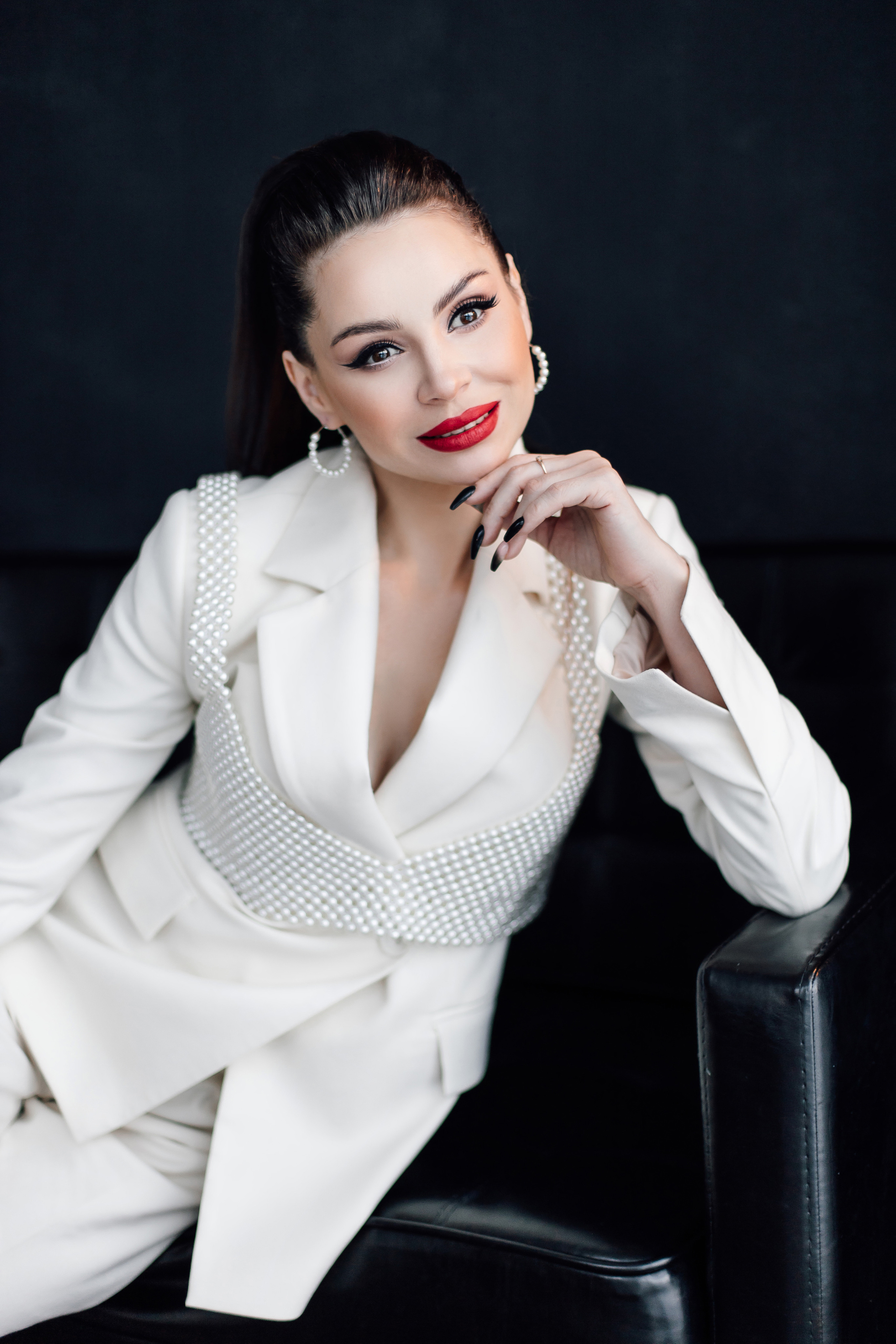 Ведущая Лилия