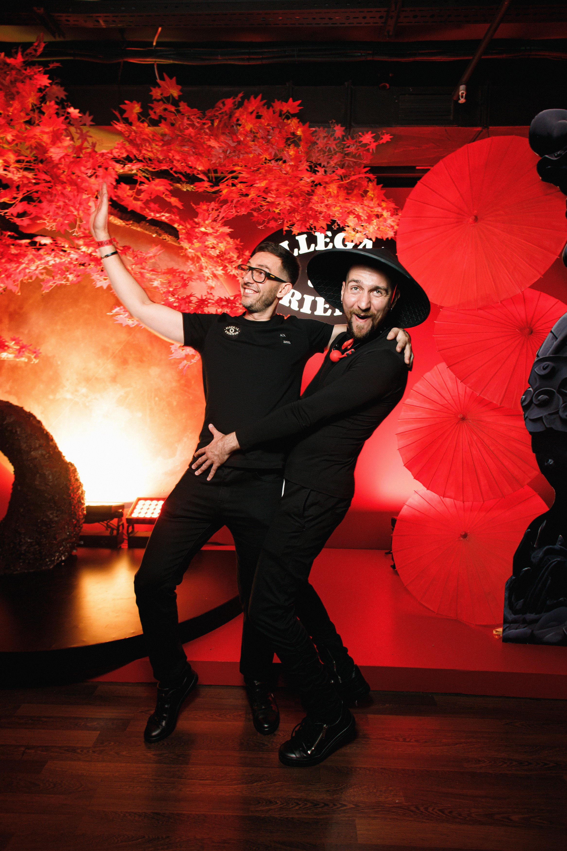 ILLEGAL FRIENDS | ASIA. СВОИ. ФОТООТЧЕТЫ-СОБЫТИЯ-МЕСТА